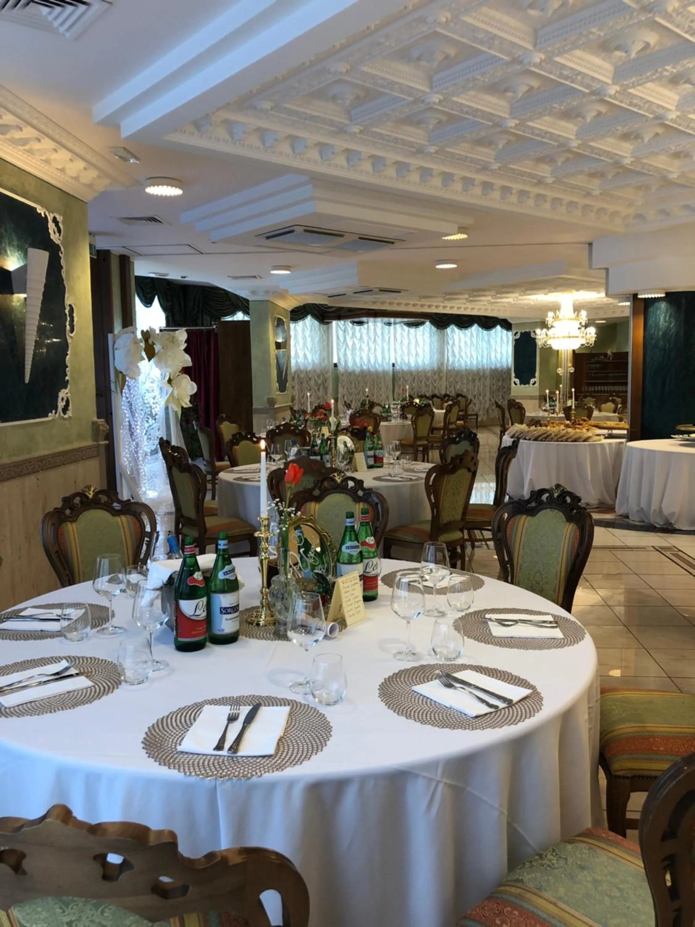 Restaurant/places to eat in San Giovanni Rotondo Palace - Alihotels