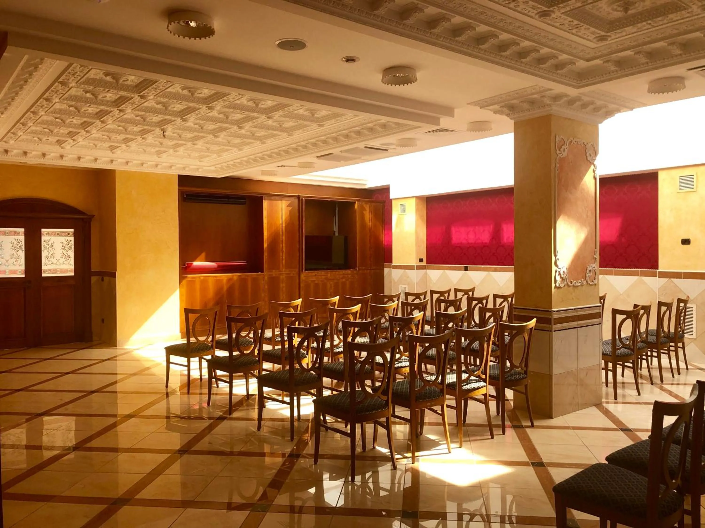 Business facilities in San Giovanni Rotondo Palace - Alihotels