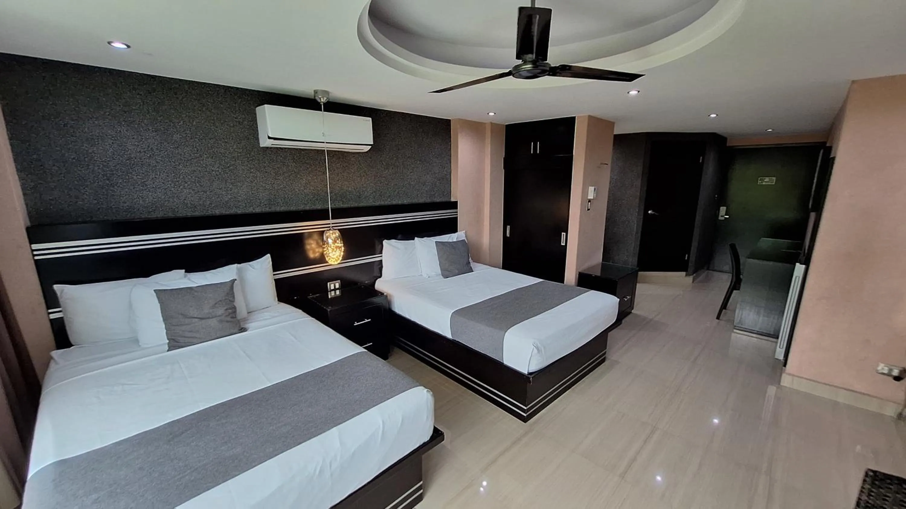 Bed in Hotel & Suites Country Valladolid