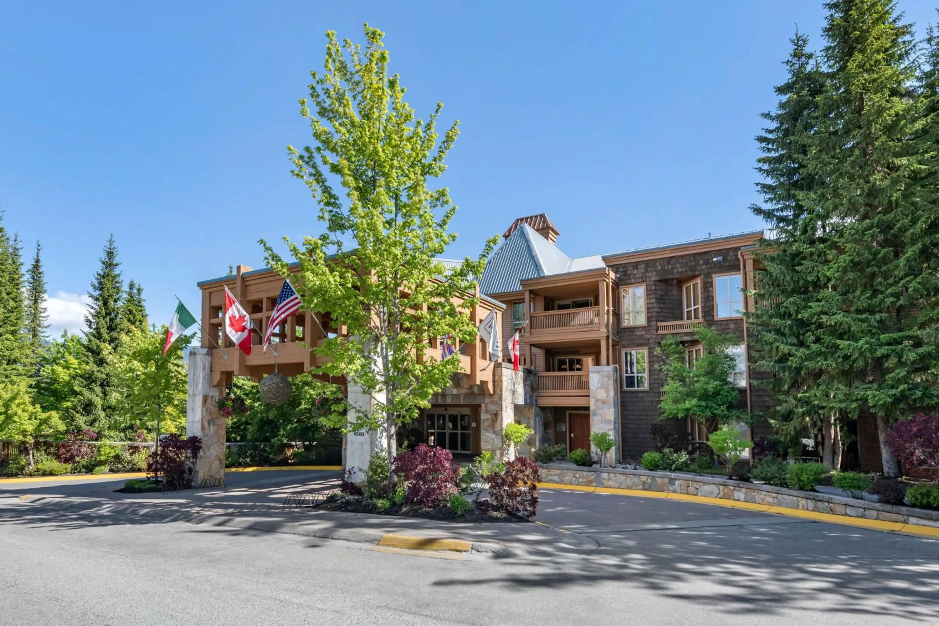 Property building in Hilton Grand Vacations Club Whistler