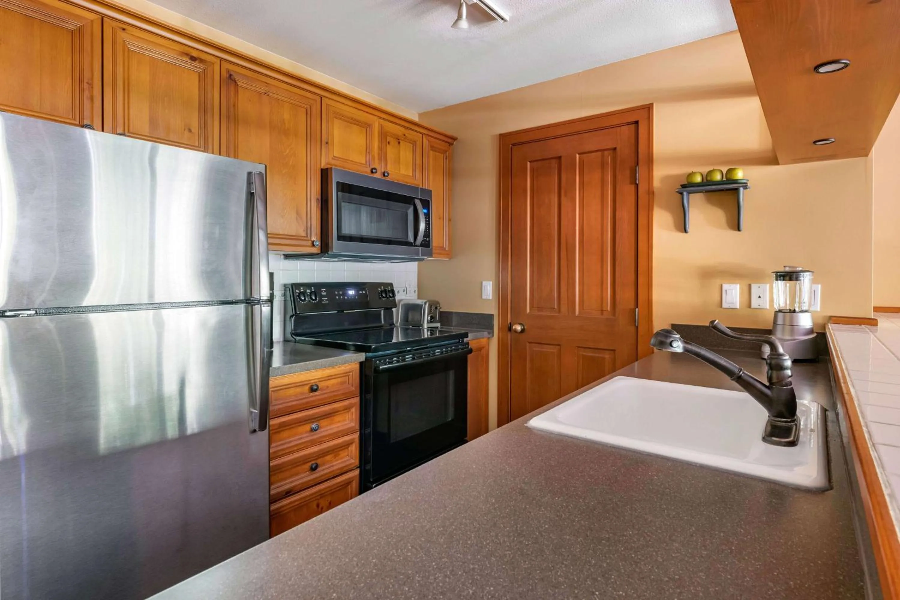 Kitchen or kitchenette in Hilton Grand Vacations Club Whistler