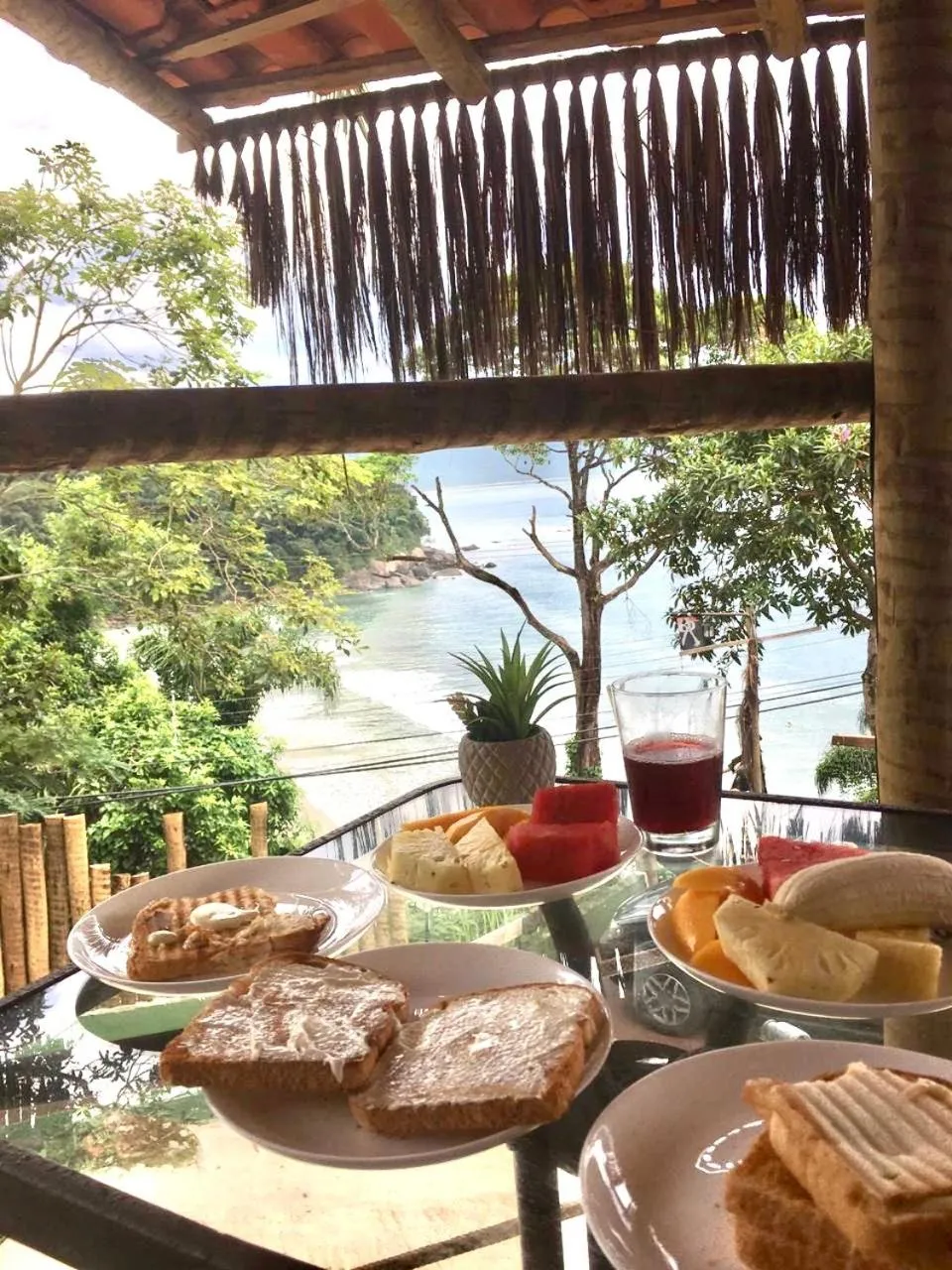Continental breakfast in Mirante do Pirata