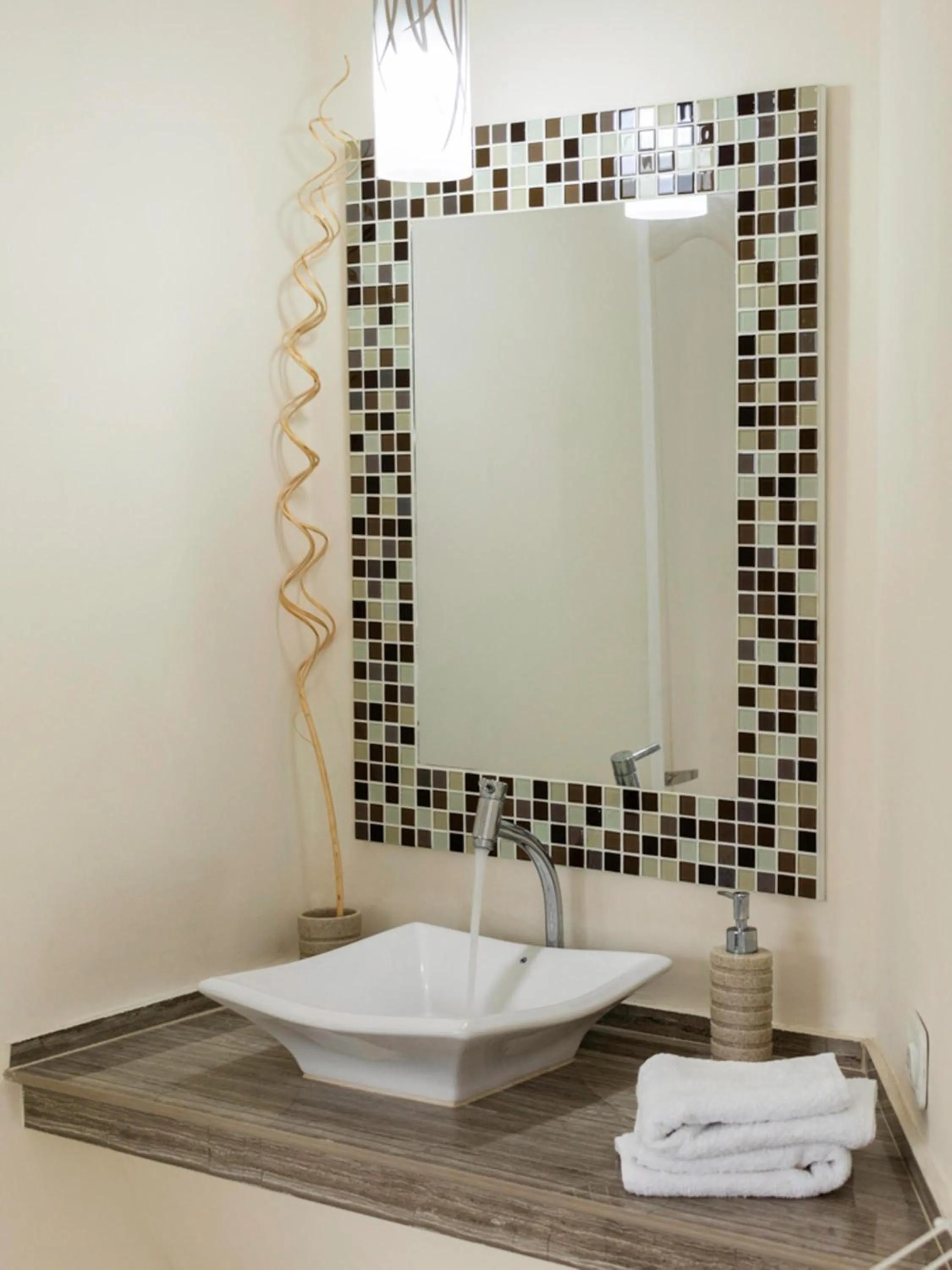 Bathroom in Oceanic Lodge