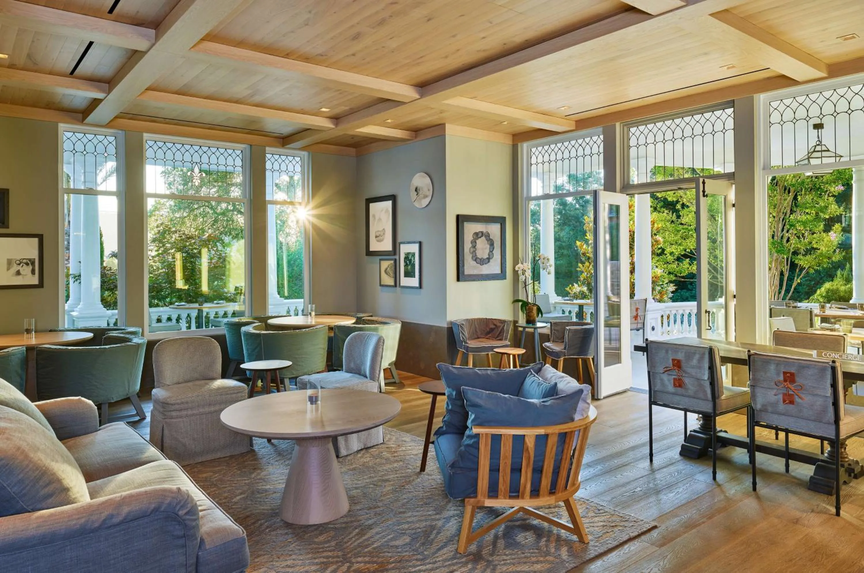 Lounge or bar in Alila Napa Valley, a Hyatt Resort