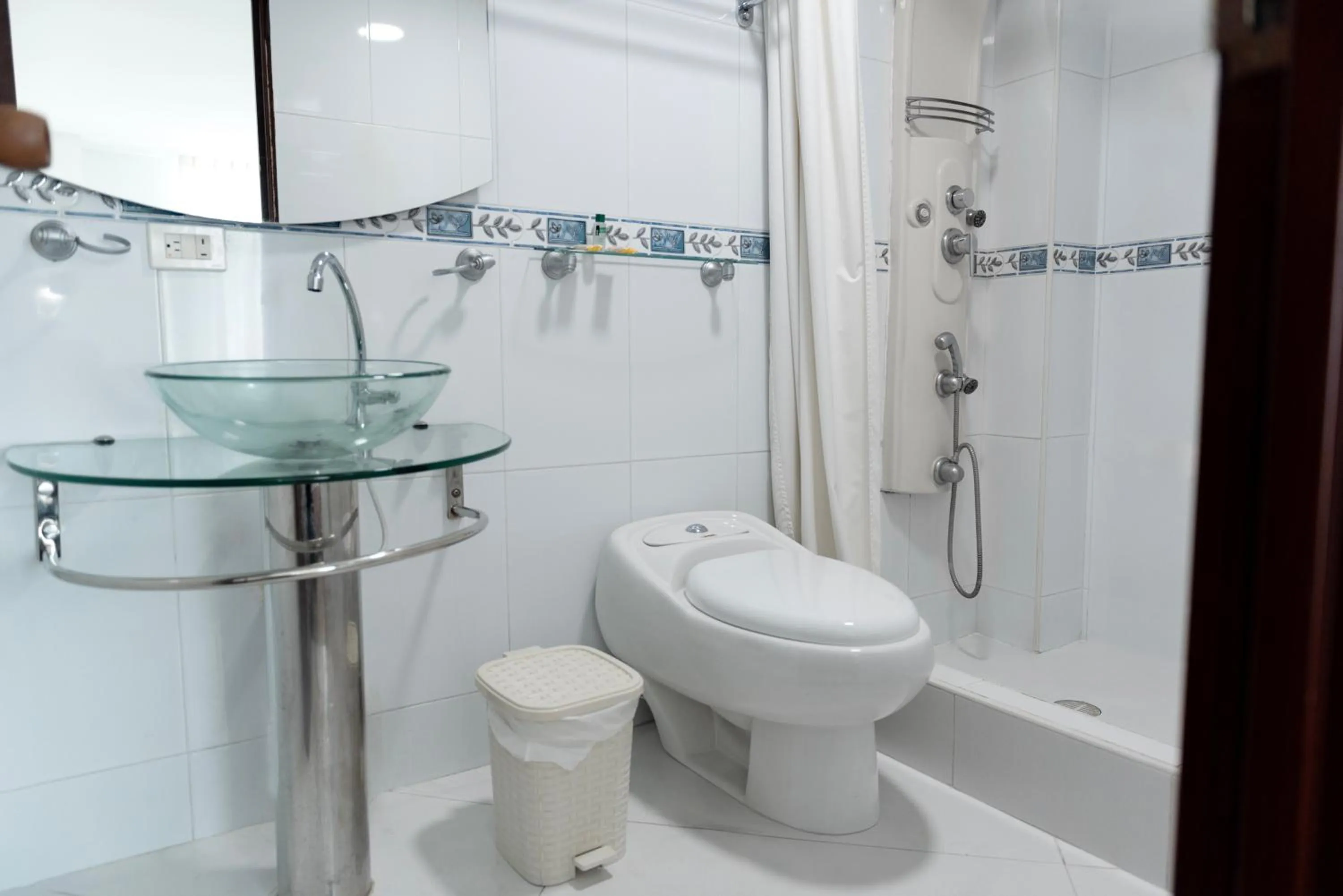 Bathroom in Hotel Plaza Las Américas Cali