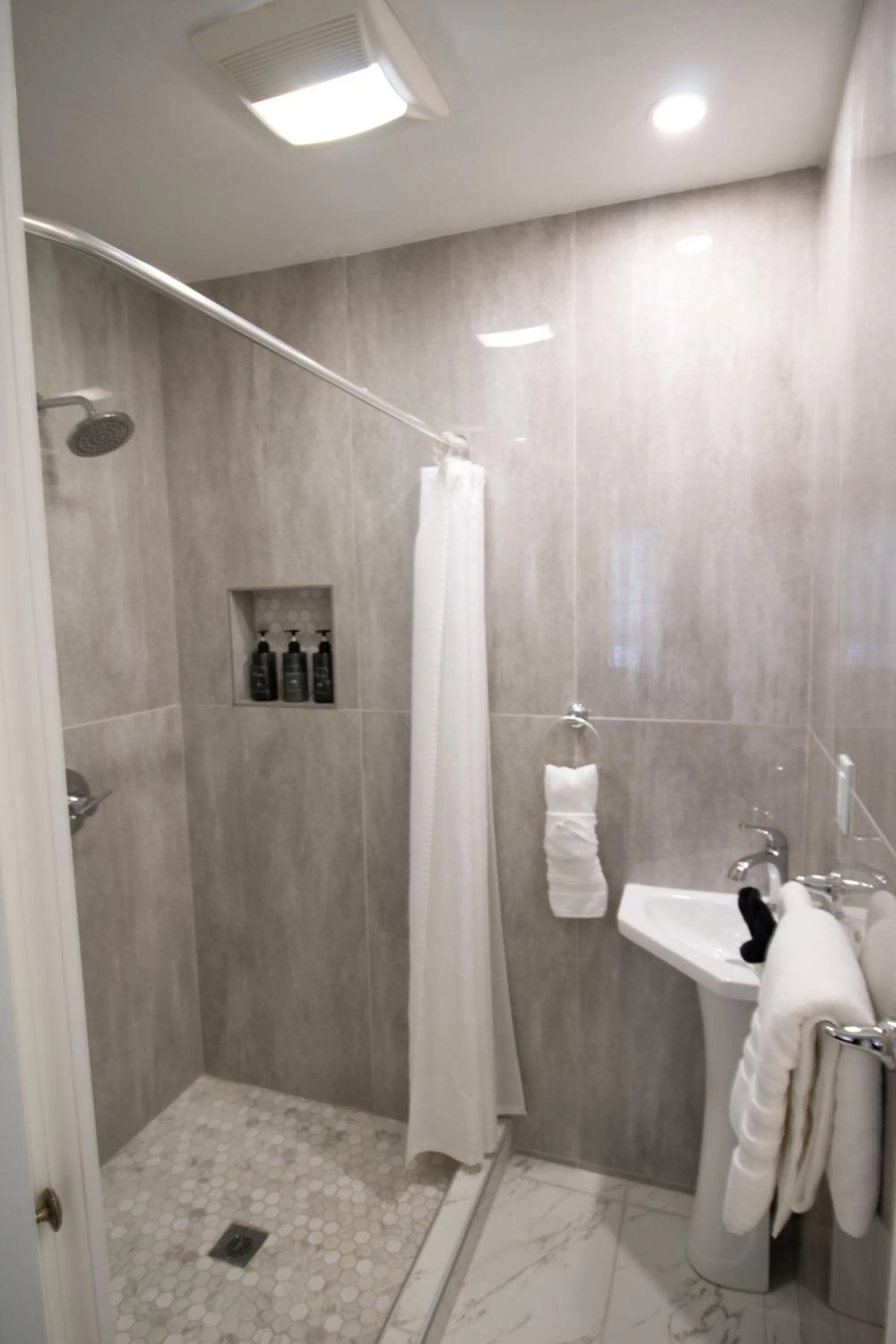 Inn on Charlotte Boutique Hotel