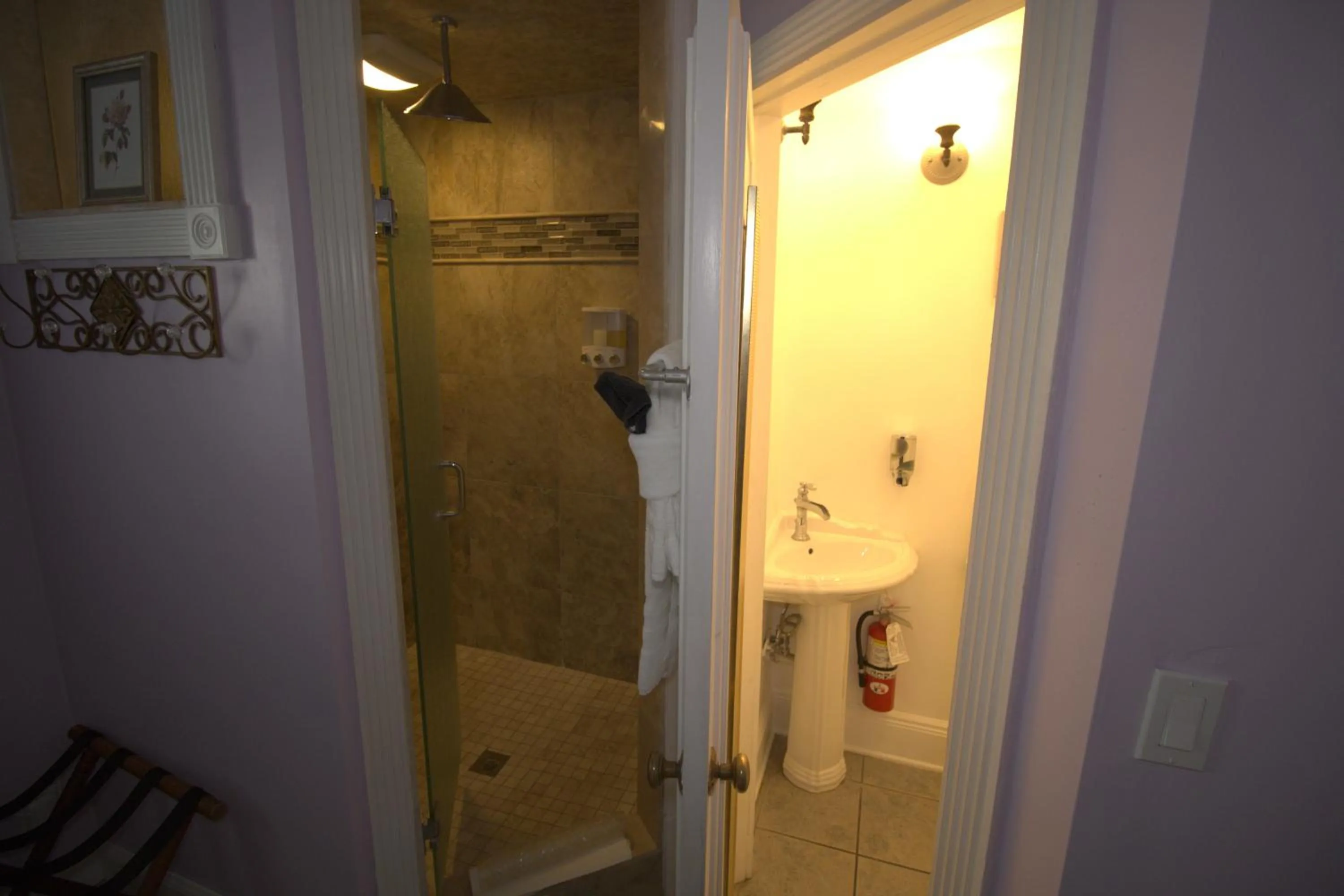 Inn on Charlotte Boutique Hotel