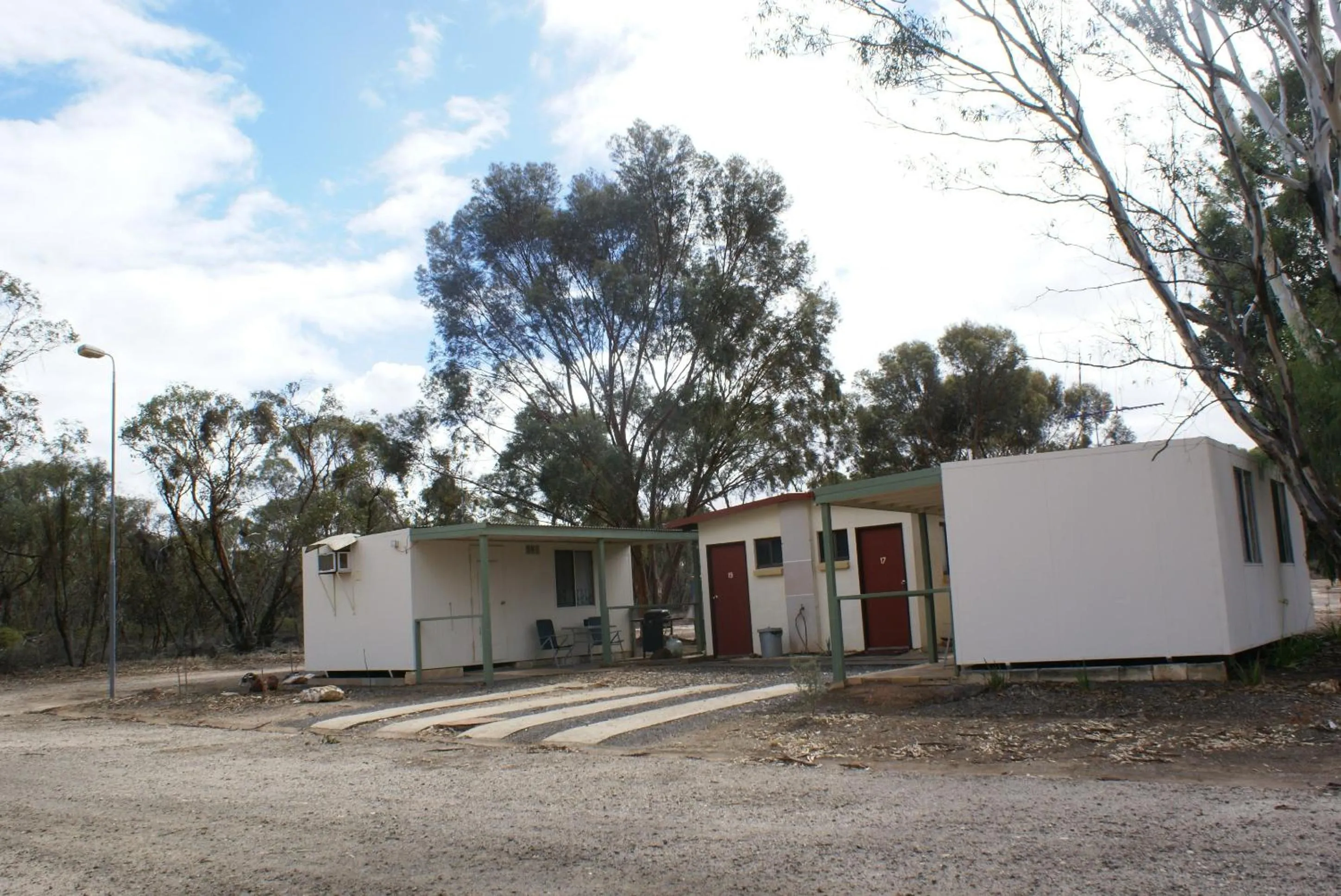 Facade/entrance in Inglewood Motel and Caravan Park Victoria