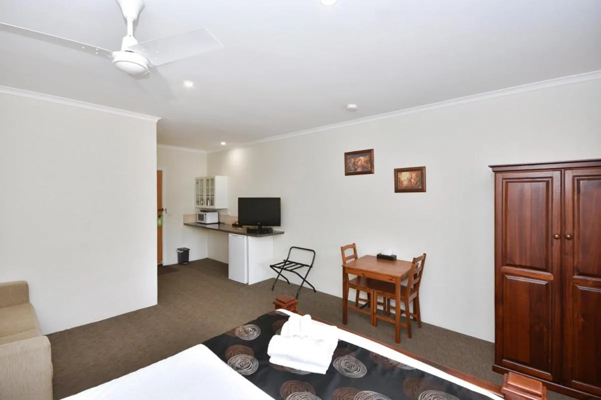 Inglewood Motel and Caravan Park Victoria