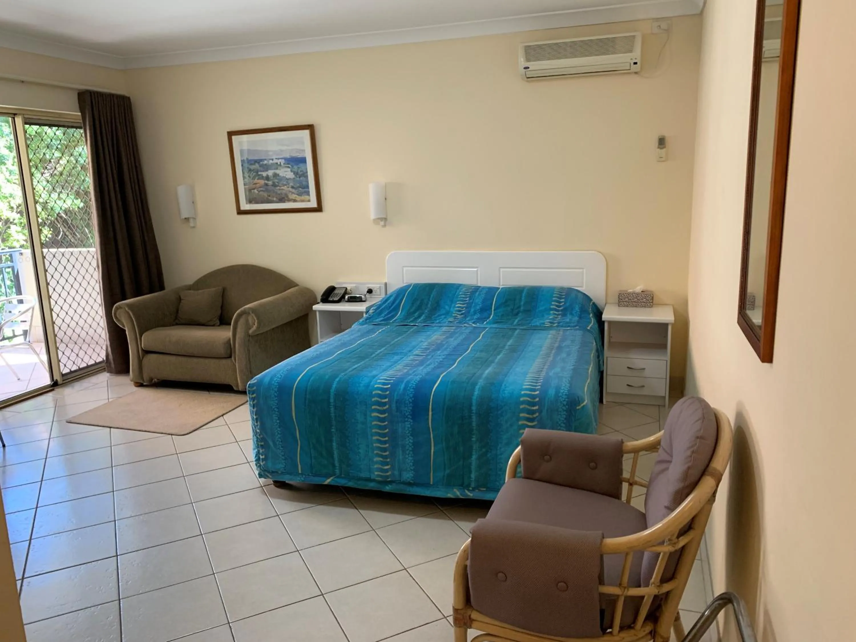 Bed in Bel Mondo Apartments