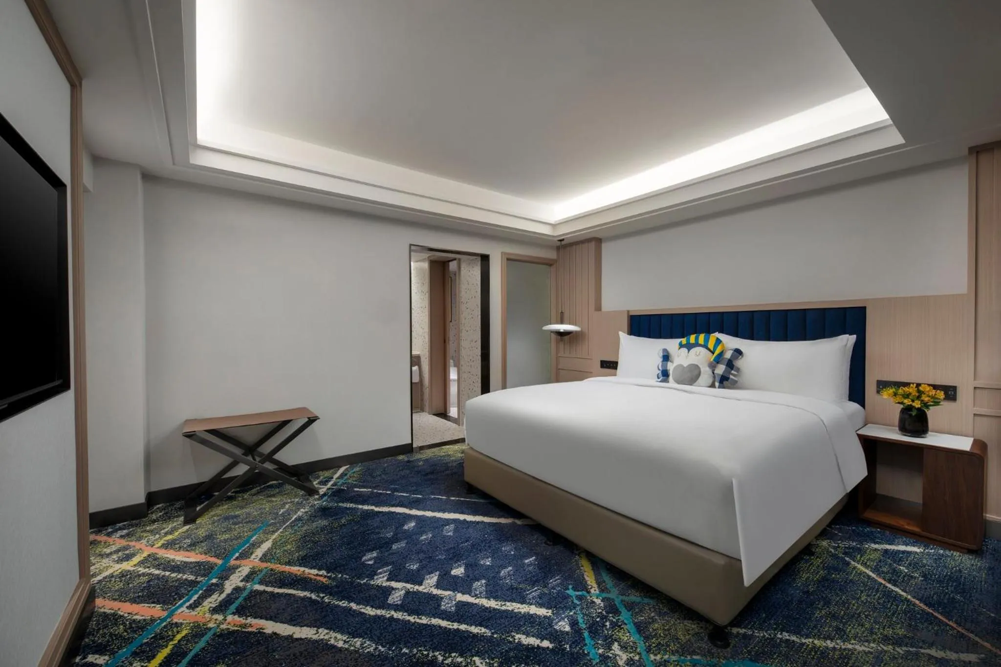 Photo of the whole room, Bed in voco Shanghai Zhangjiang by IHG