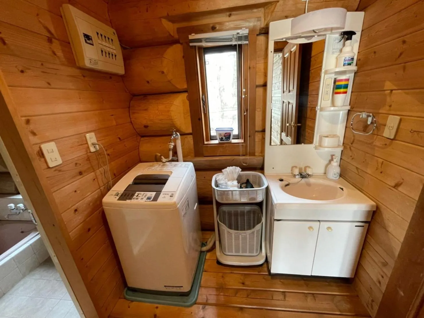 Hakuba Canadian Lodge