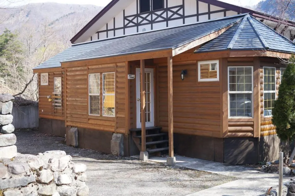 Hakuba Canadian Lodge