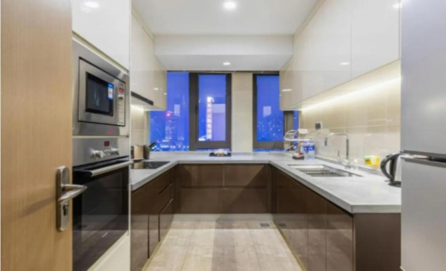 Kitchen or kitchenette in Somerset Yangtze River Chongqing