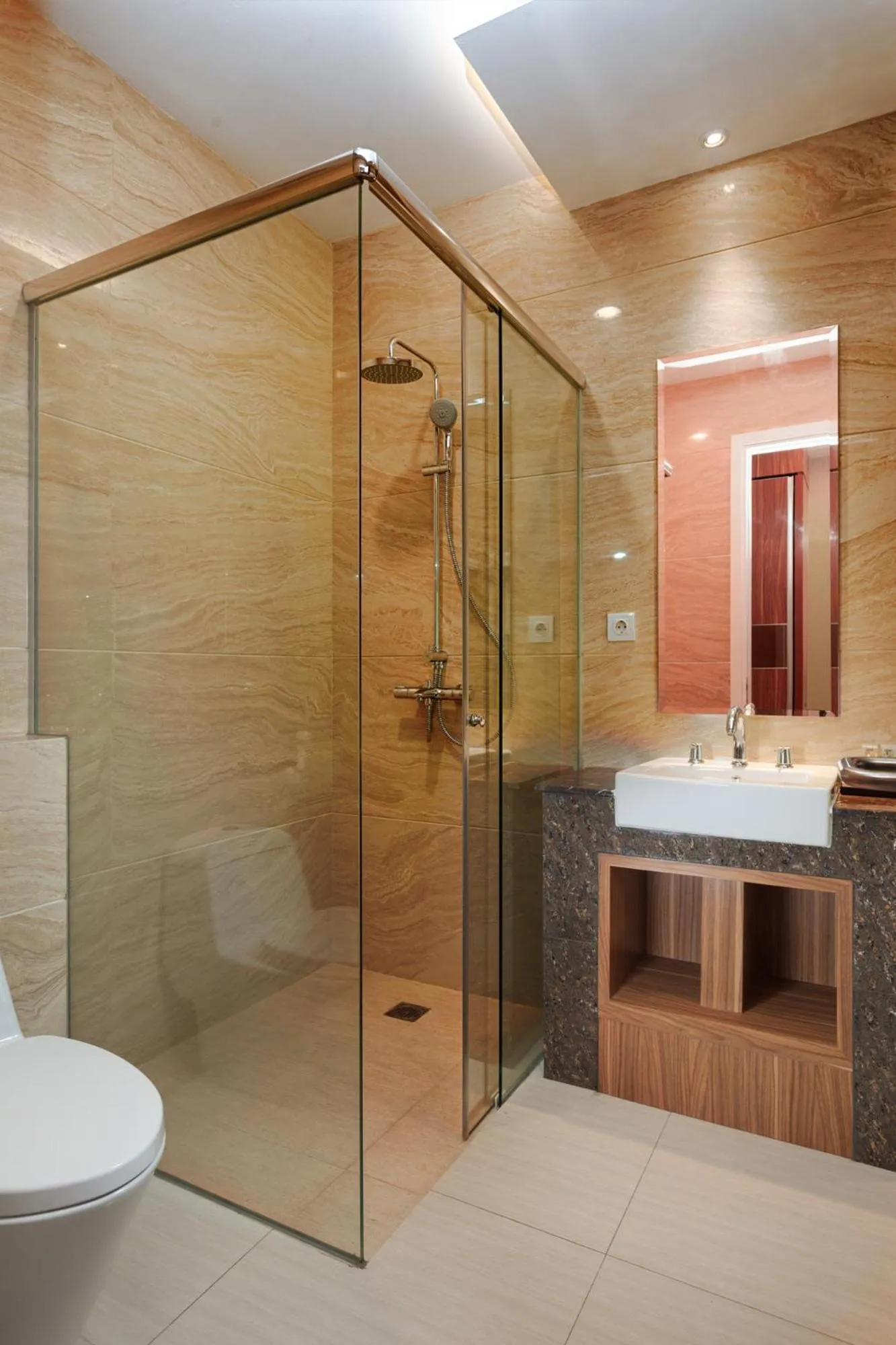 Bathroom in Le Eminence Puncak Hotel Convention & Resort