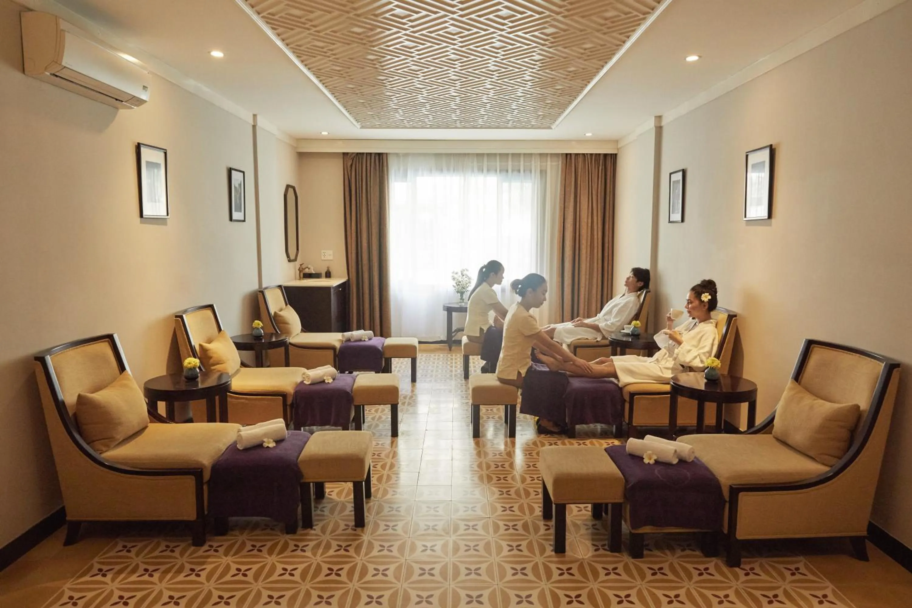 Staff in Hoi An Central Boutique Hotel & Spa (Little Hoi An Central Boutique Hotel & Spa)