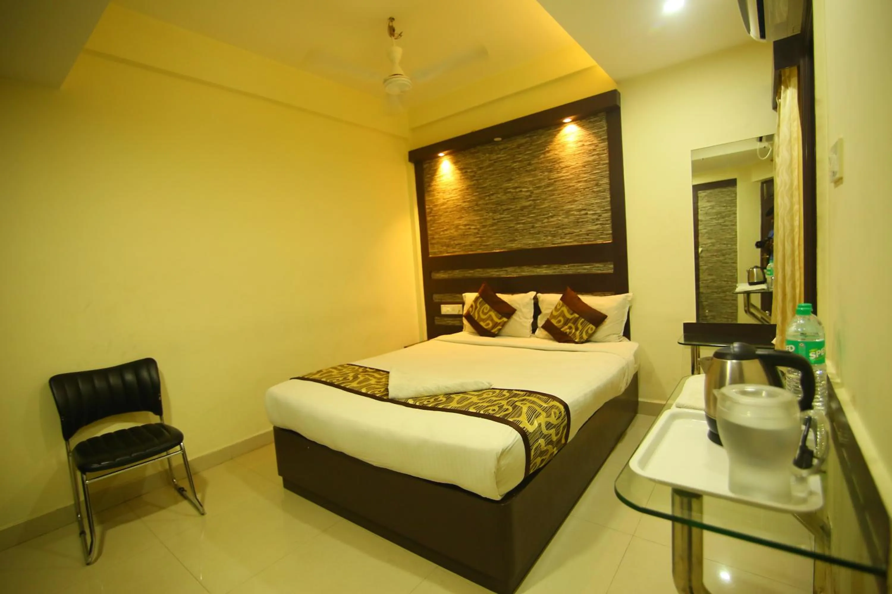 Bed in Hotel White Mount