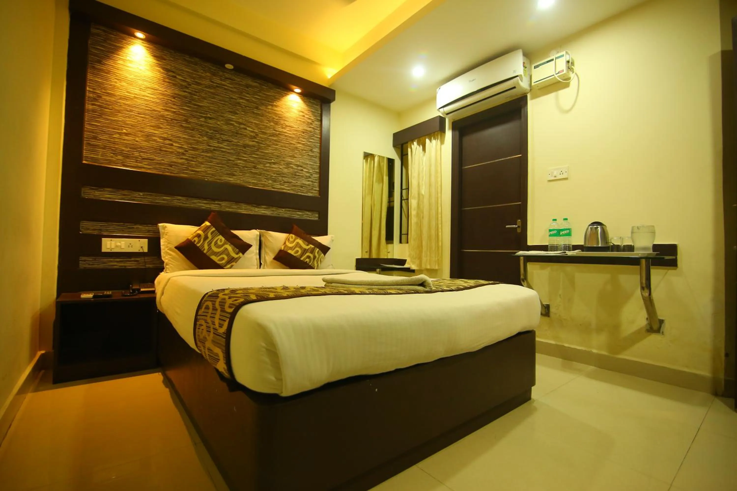 Bedroom, Bed in Hotel White Mount