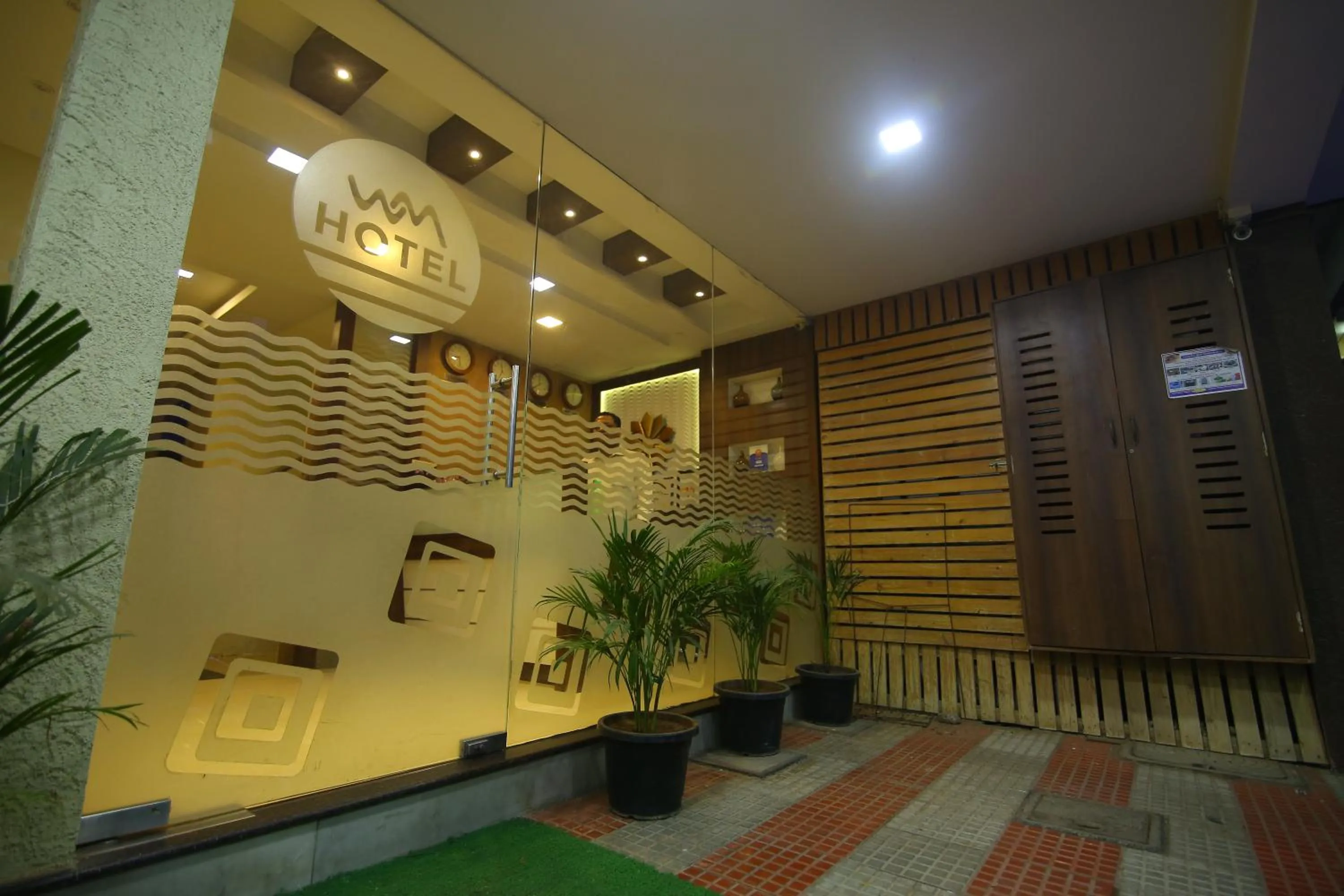 Facade/entrance in Hotel White Mount