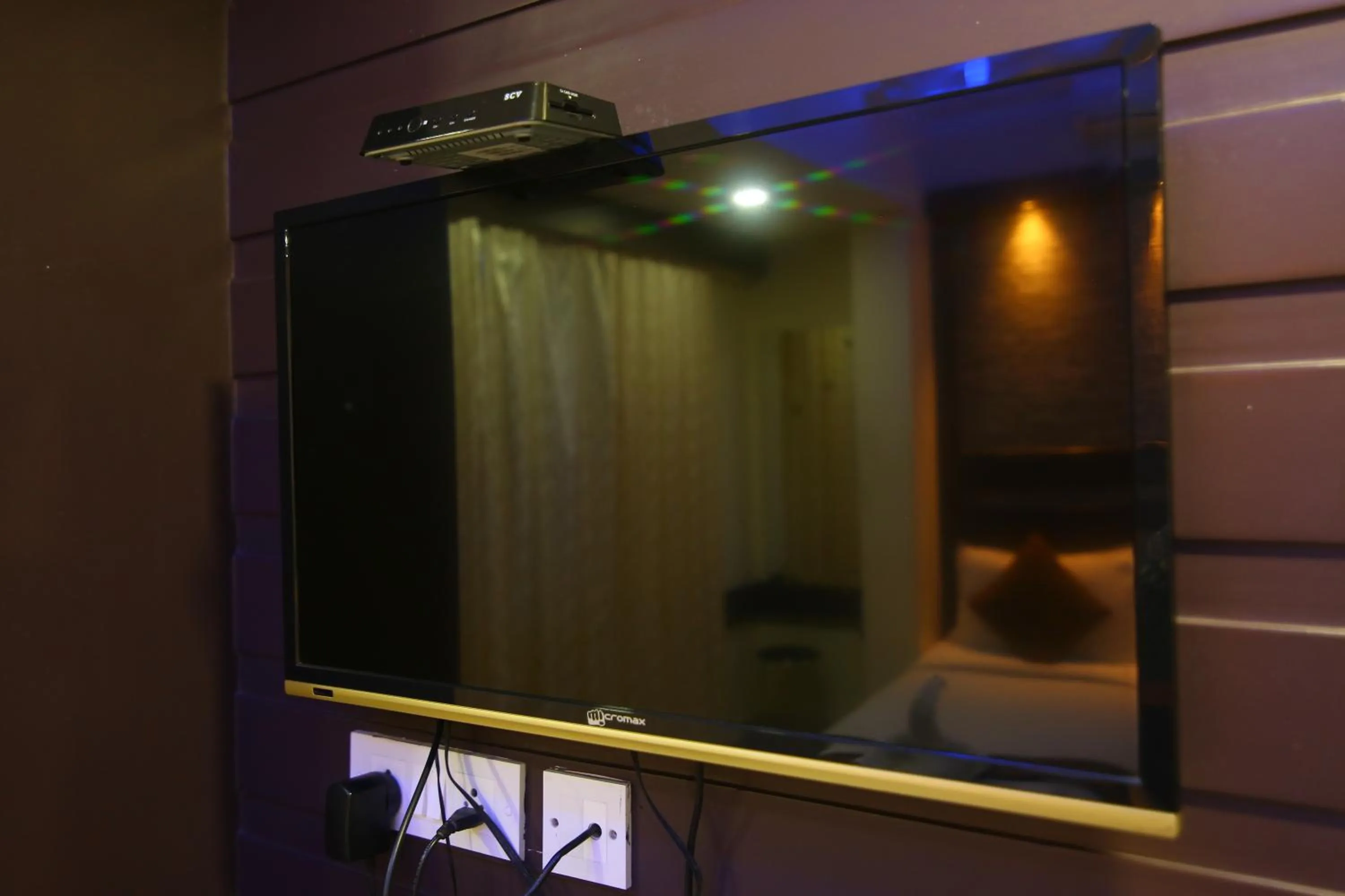 TV and multimedia in Hotel White Mount
