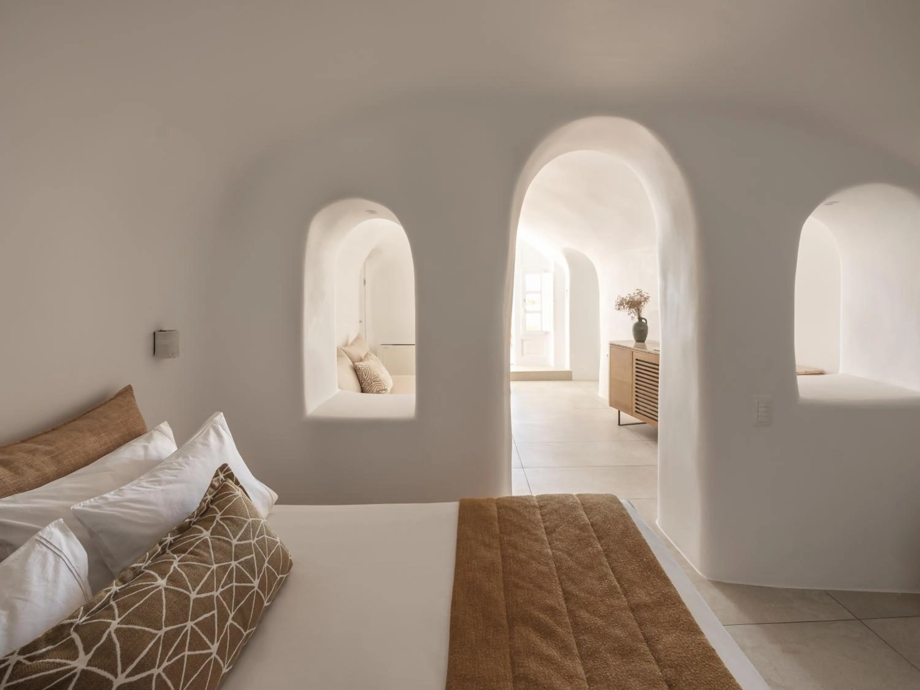 Bed in Aspaki by Art Maisons