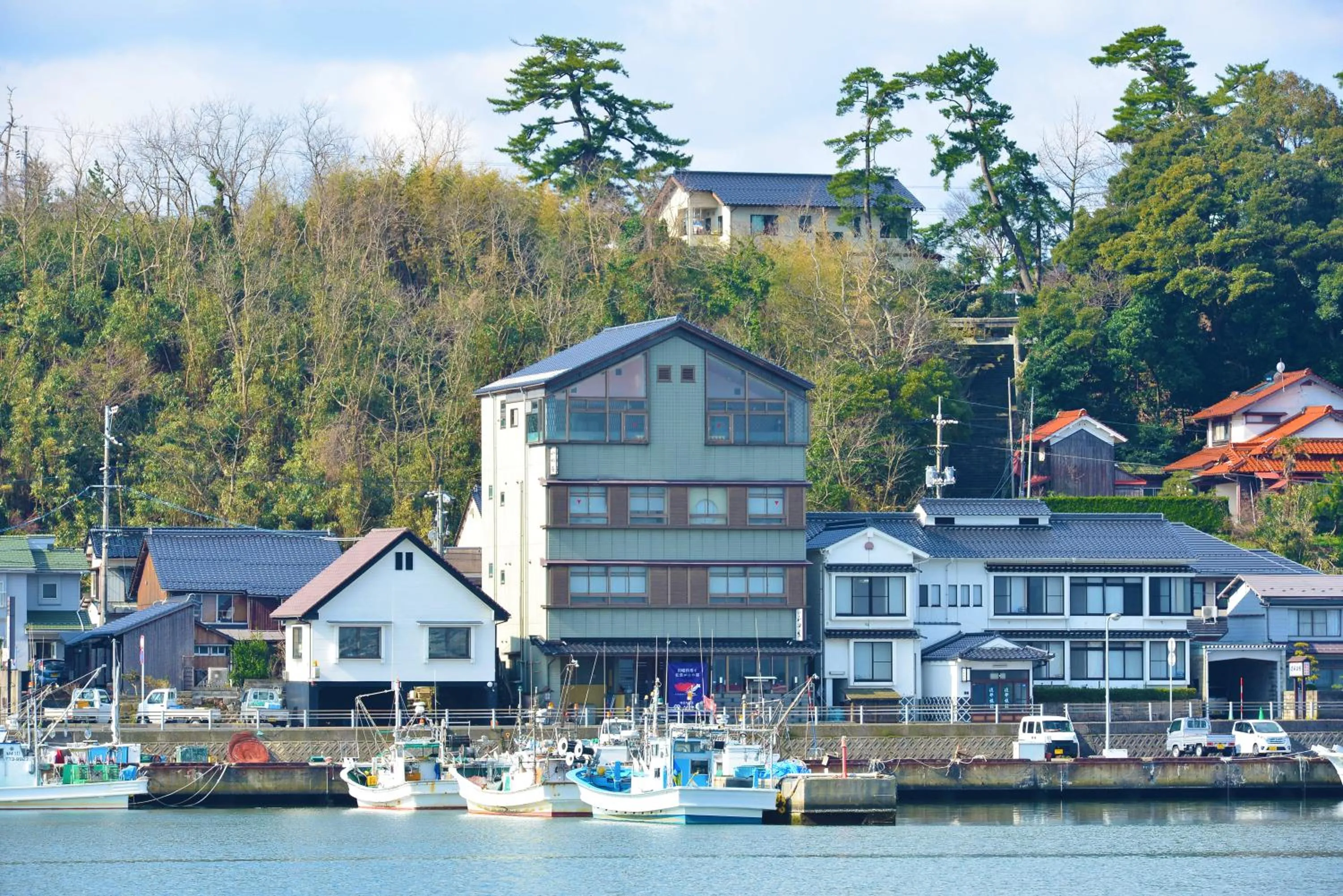 Property building in Yamadaya