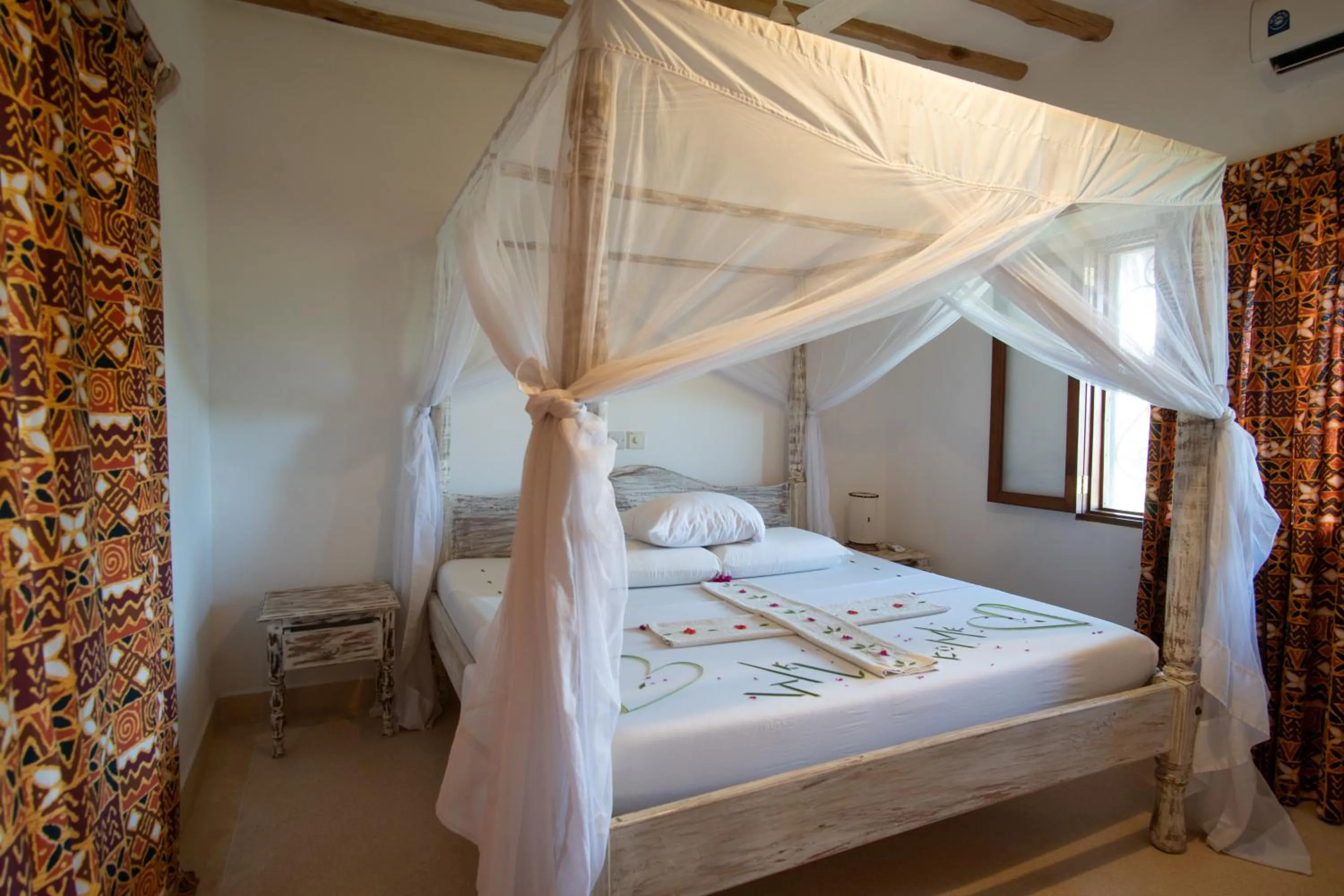 Bedroom, Bed in Rafiki Village