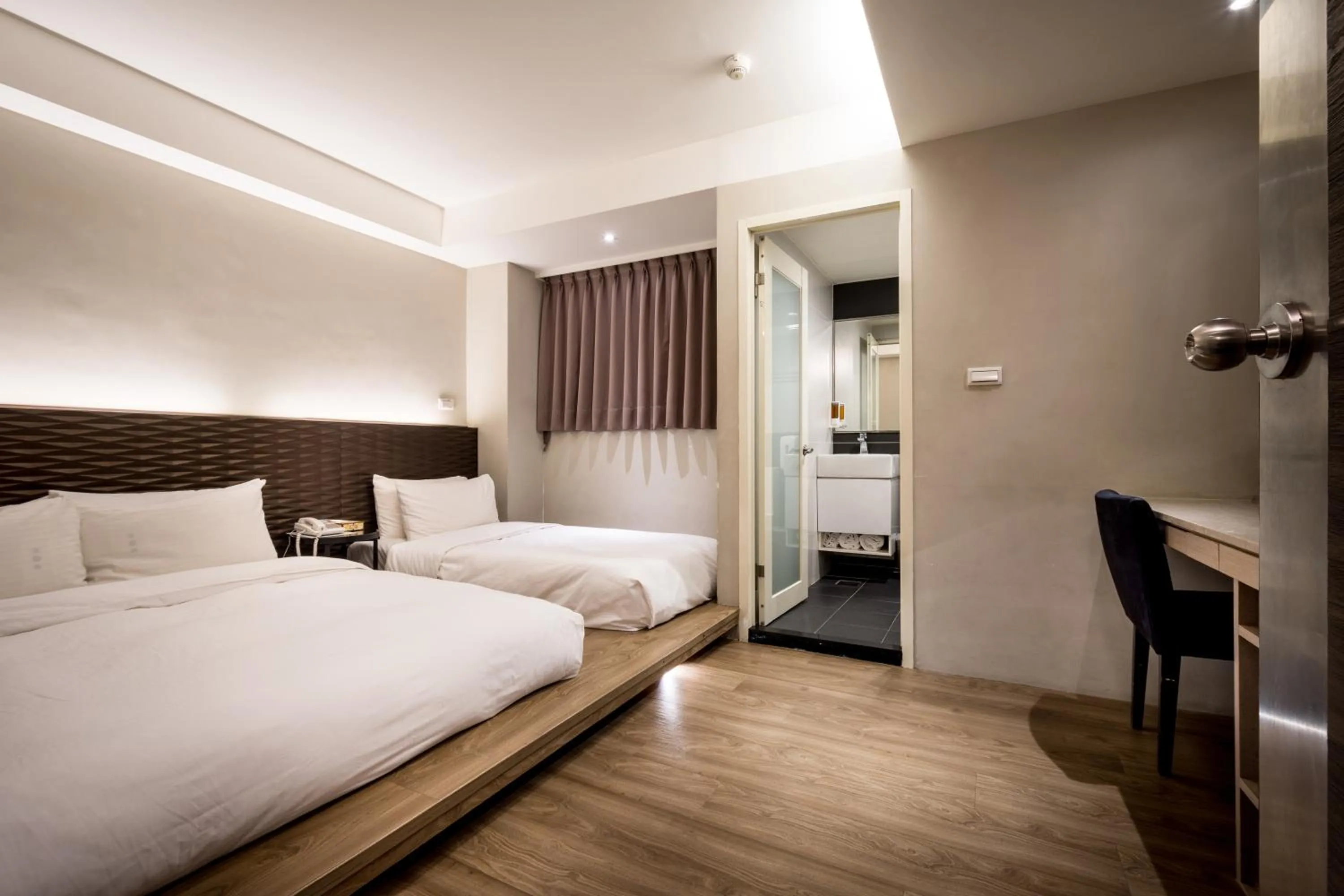 Photo of the whole room, Bed in Royal Garden Hotel