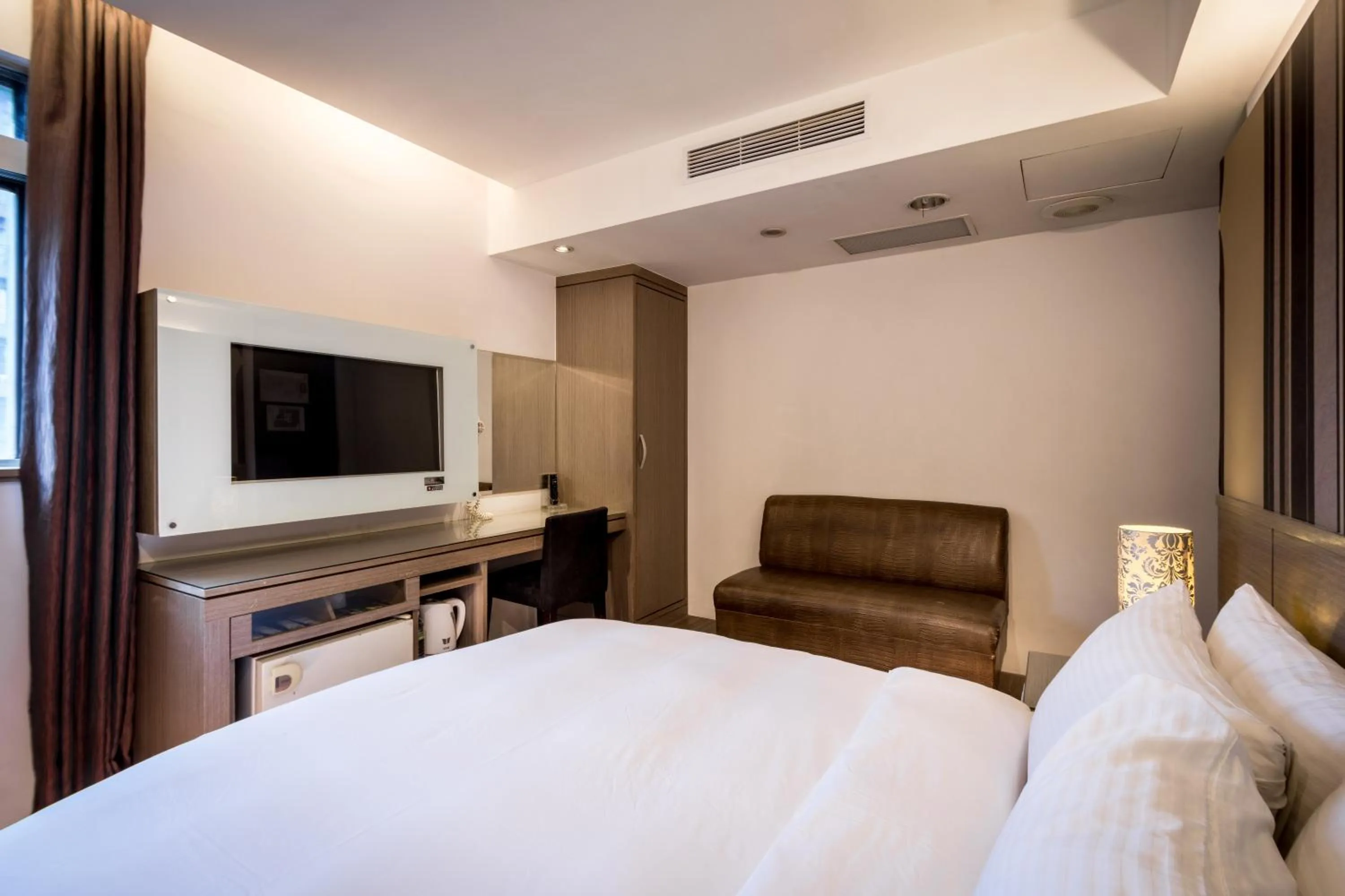 Photo of the whole room, Bed in Royal Garden Hotel