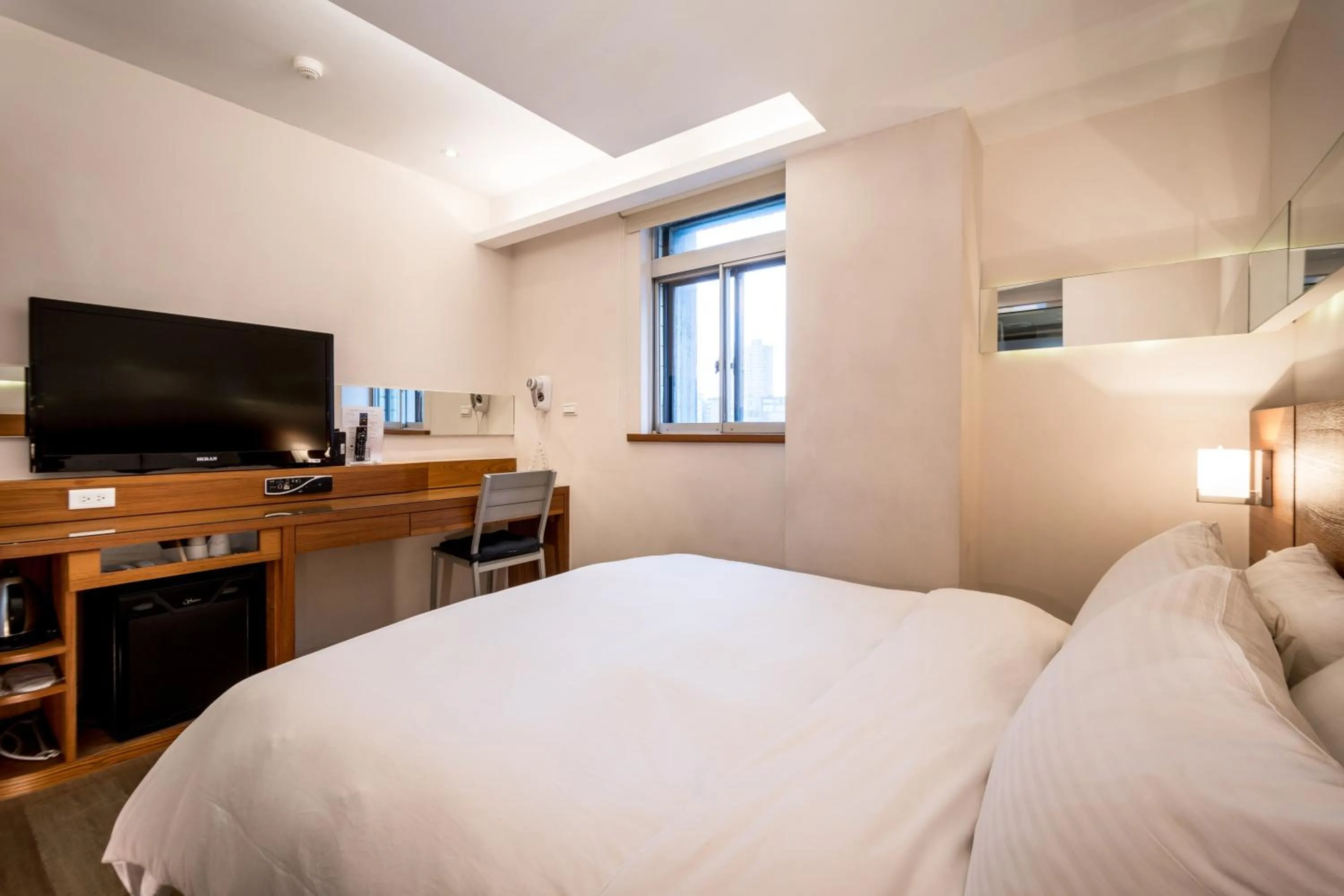 Photo of the whole room, Bed in Royal Garden Hotel