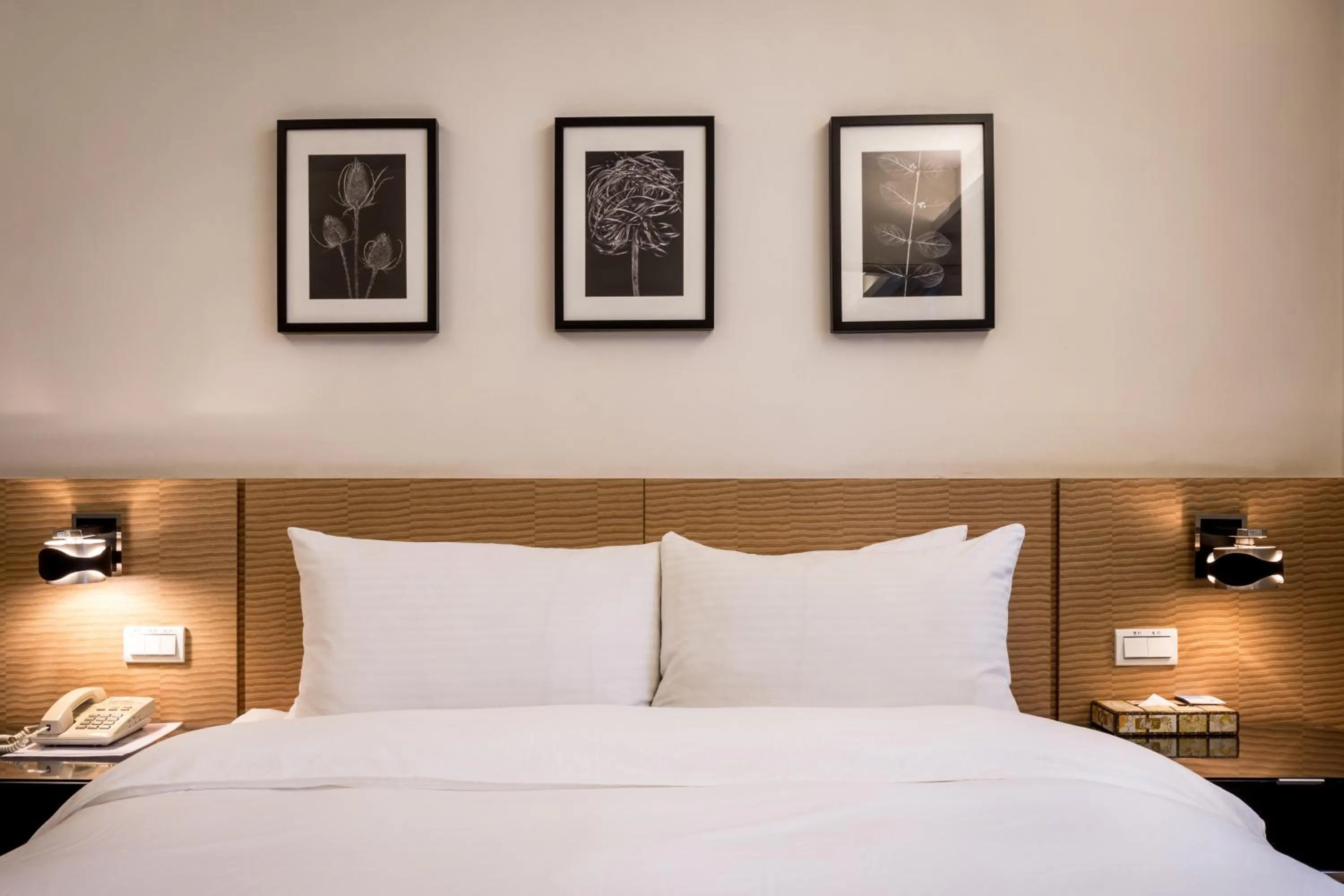 bunk bed, Bed in Royal Garden Hotel