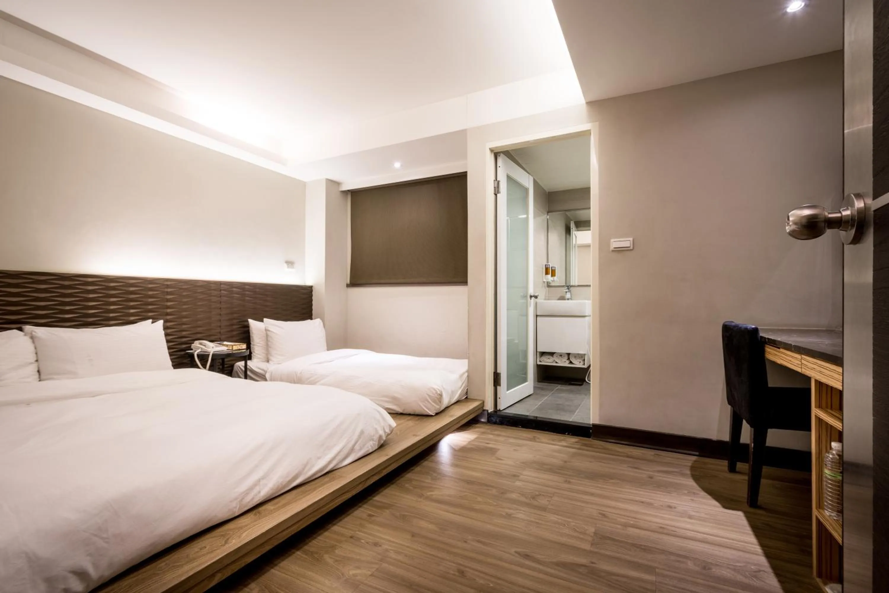 Photo of the whole room, Bed in Royal Garden Hotel