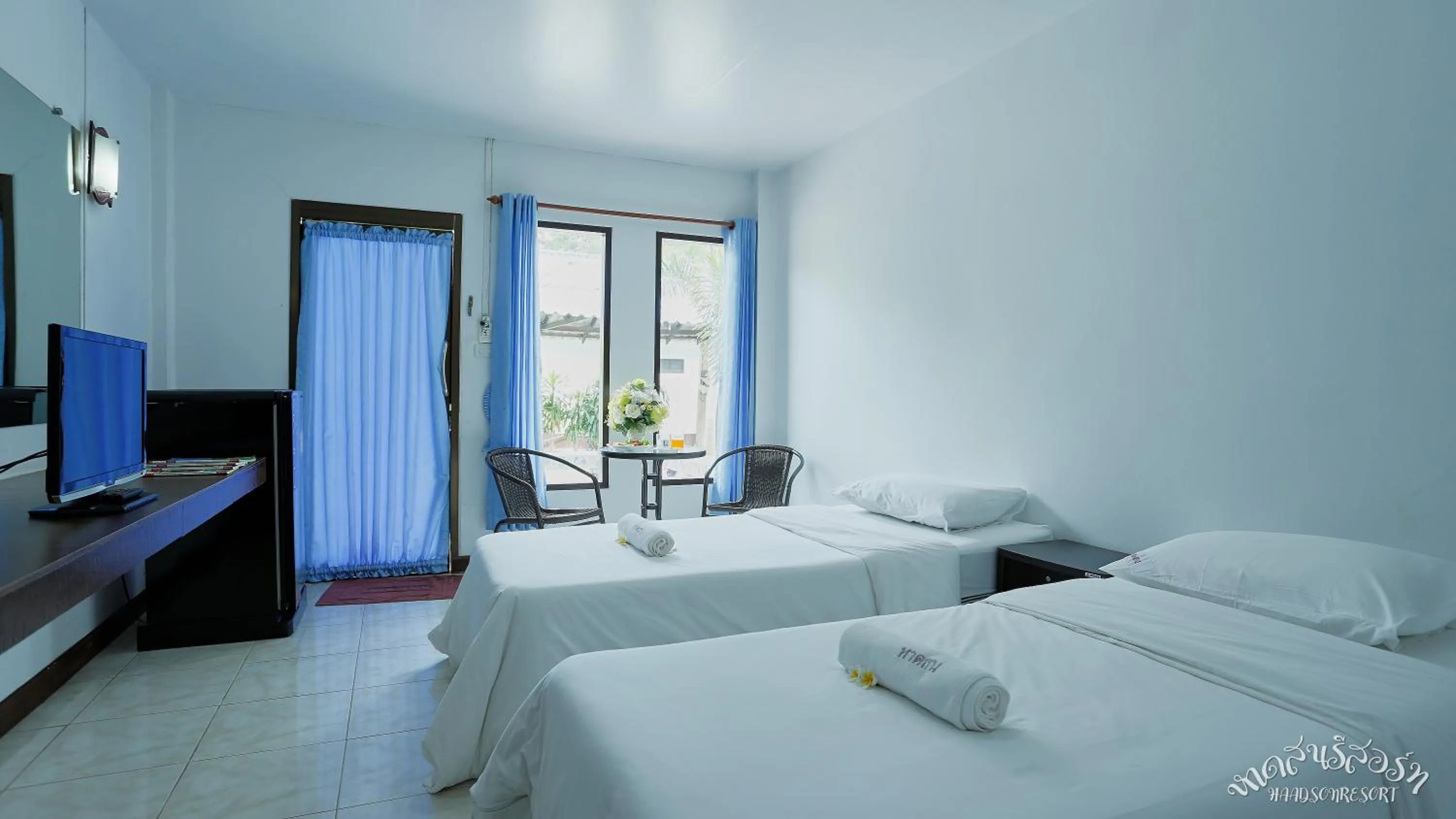 Bed in HaadSon Resort