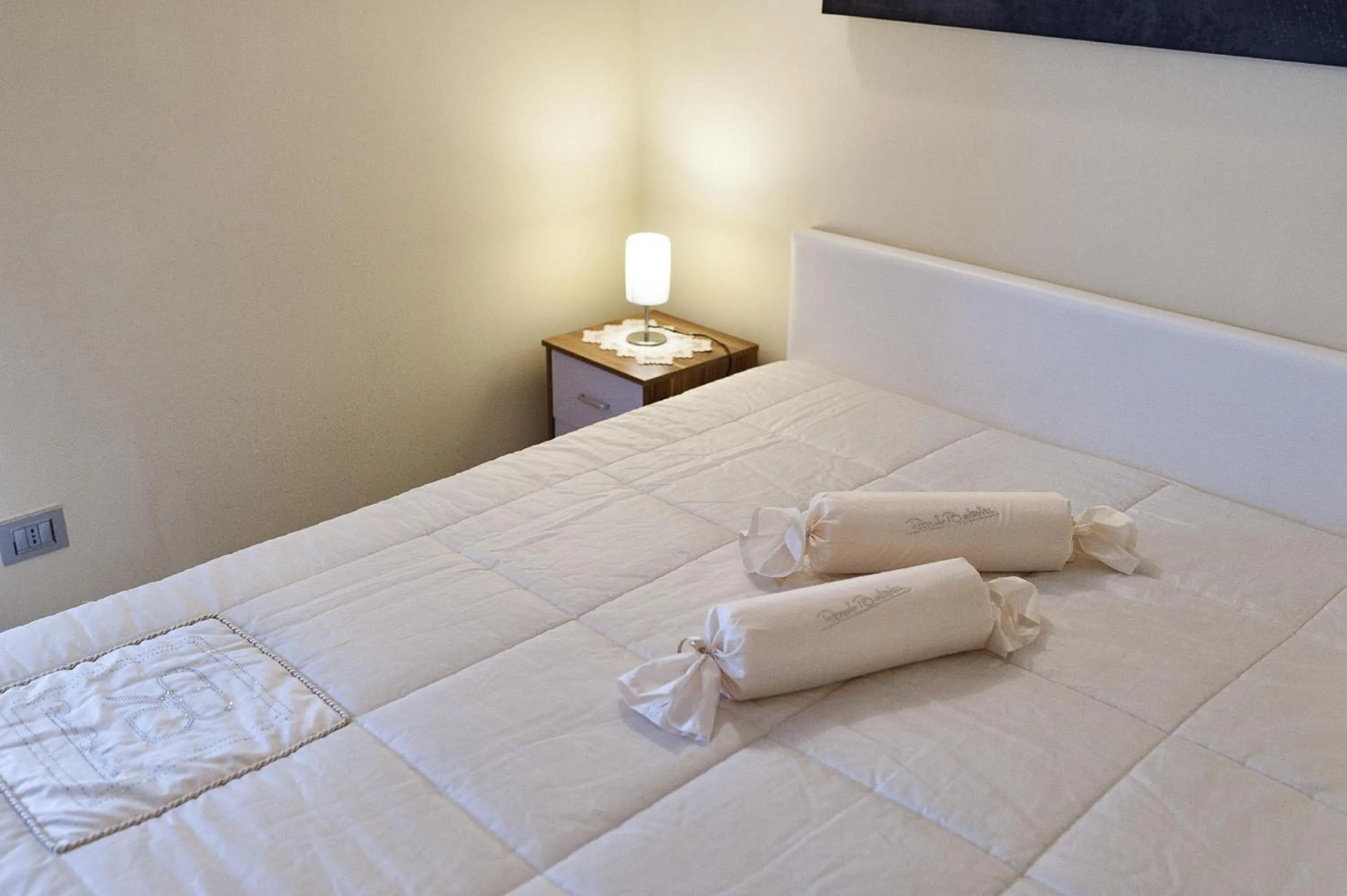 Bed in meadow luxury villa