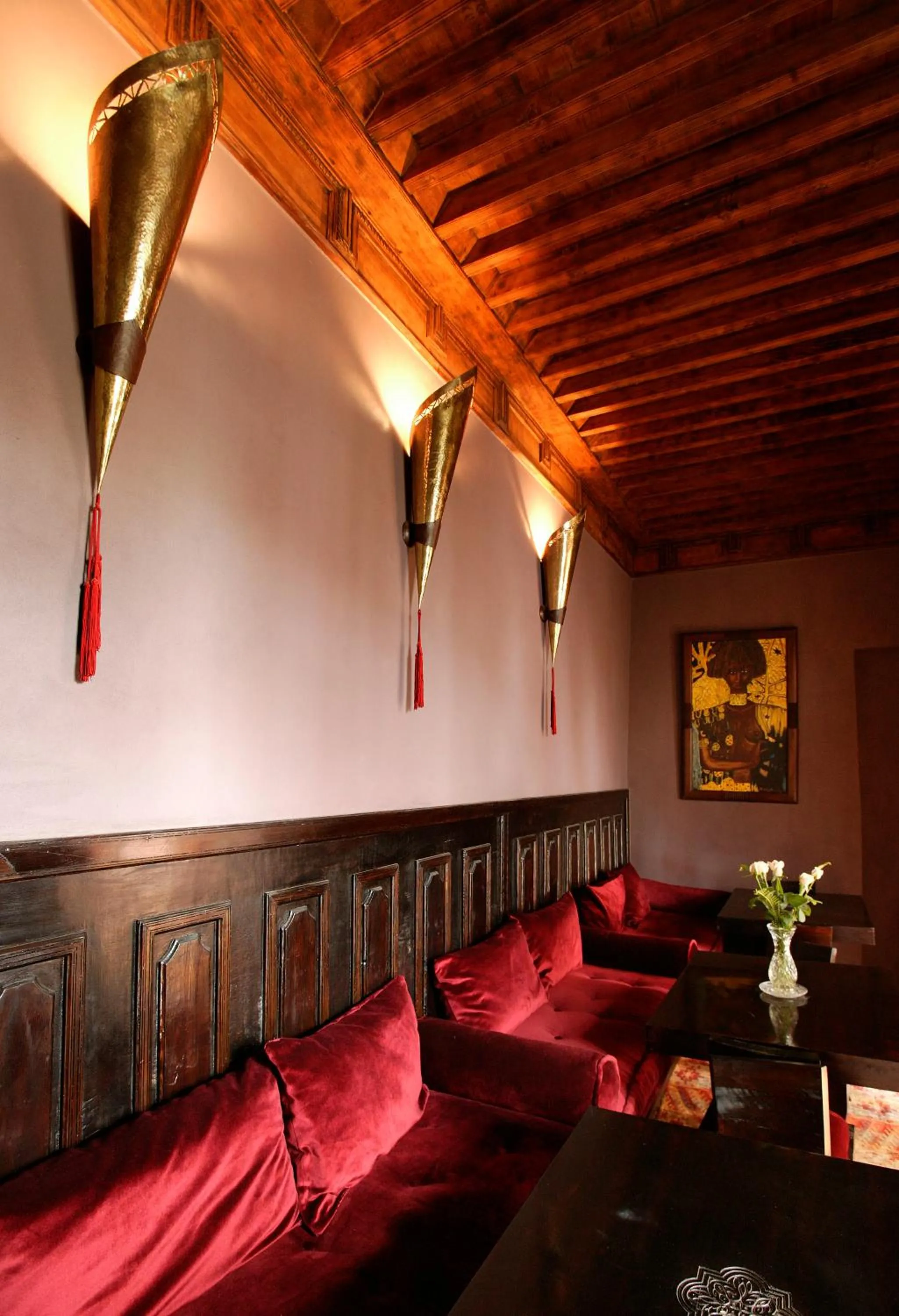 Restaurant/places to eat in Riad Azzar