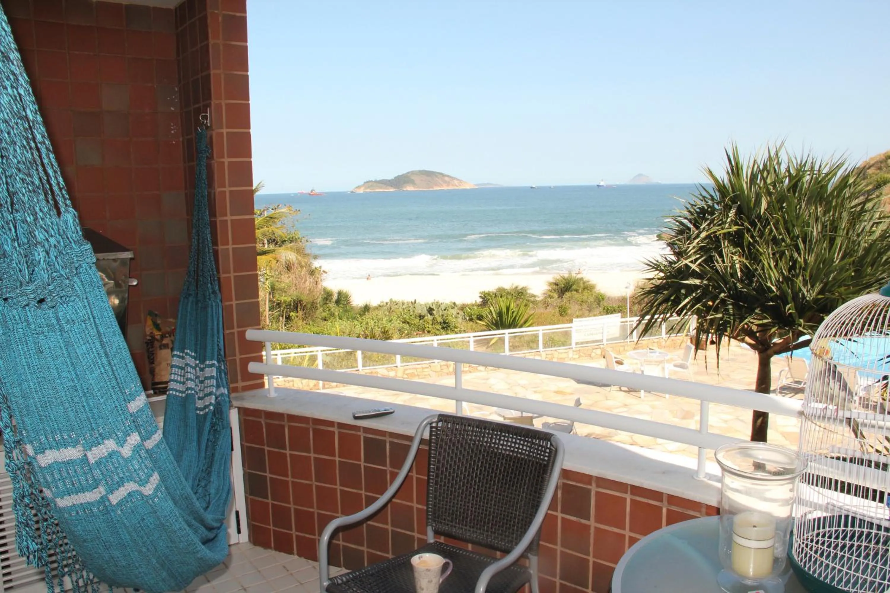 Patio in Camboinhas Oceanside Oceanfront