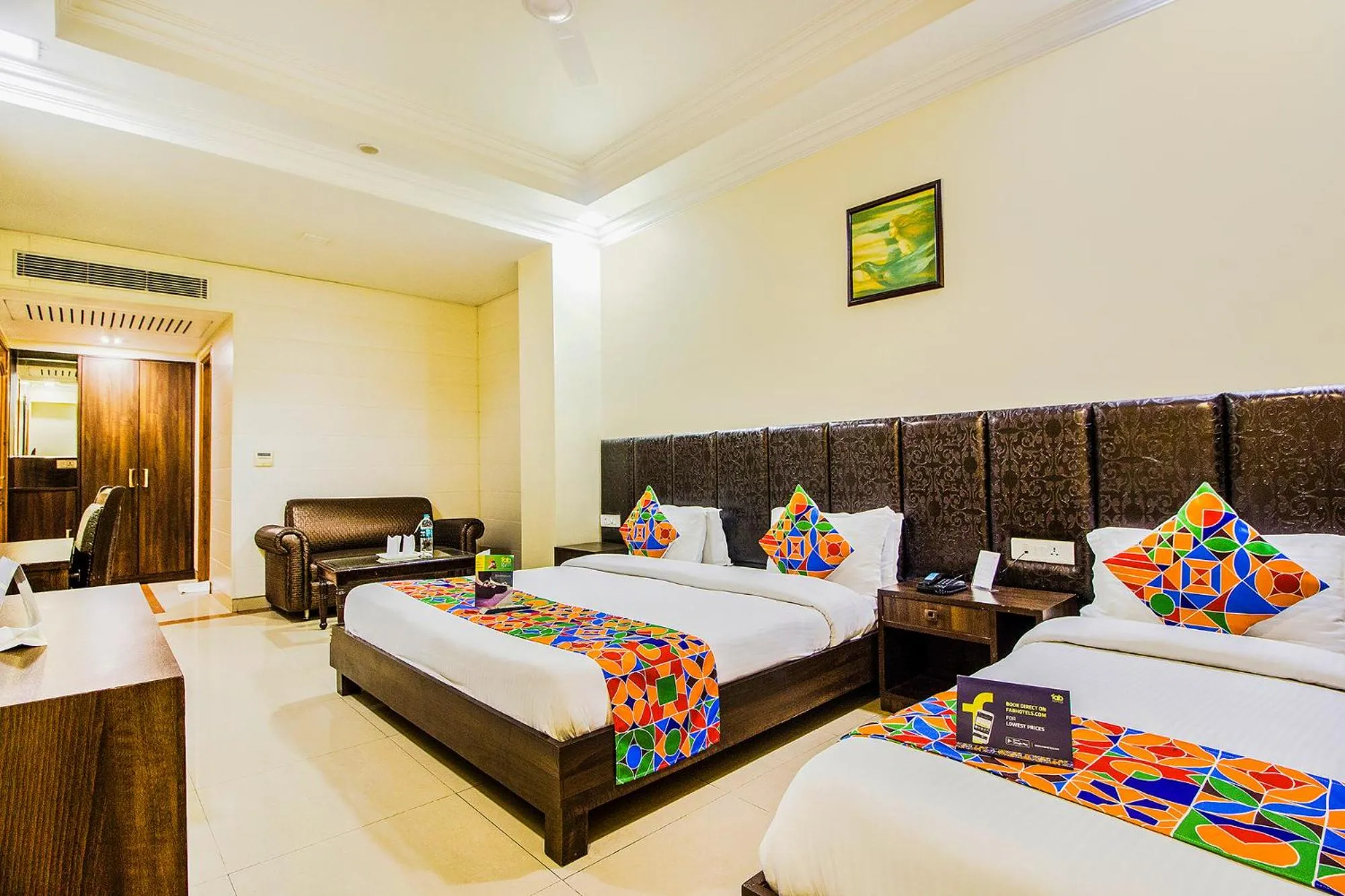 Living room, Bed in FabHotel Aaykay Model Town