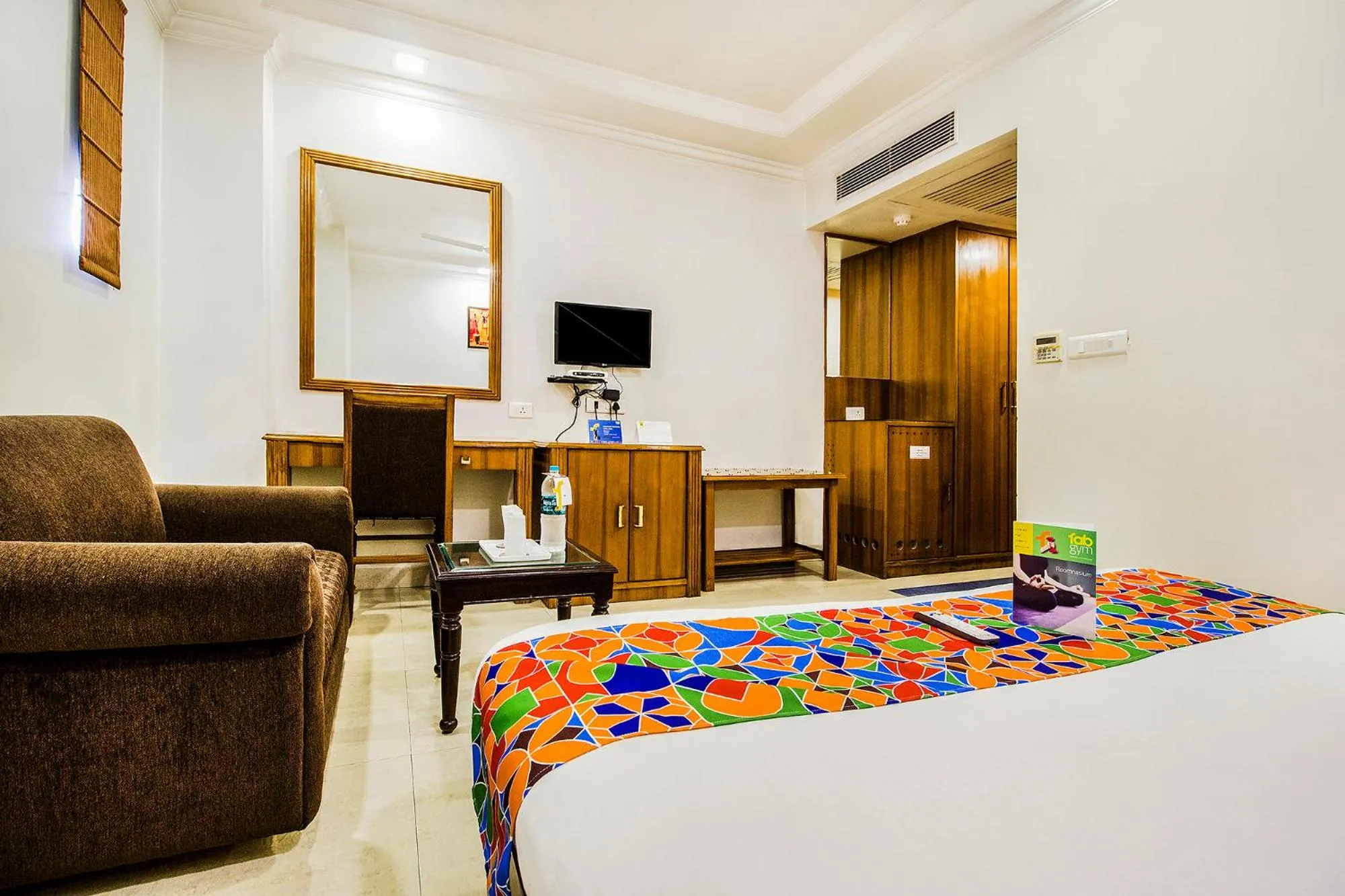 TV and multimedia, Bed in FabHotel Aaykay Model Town