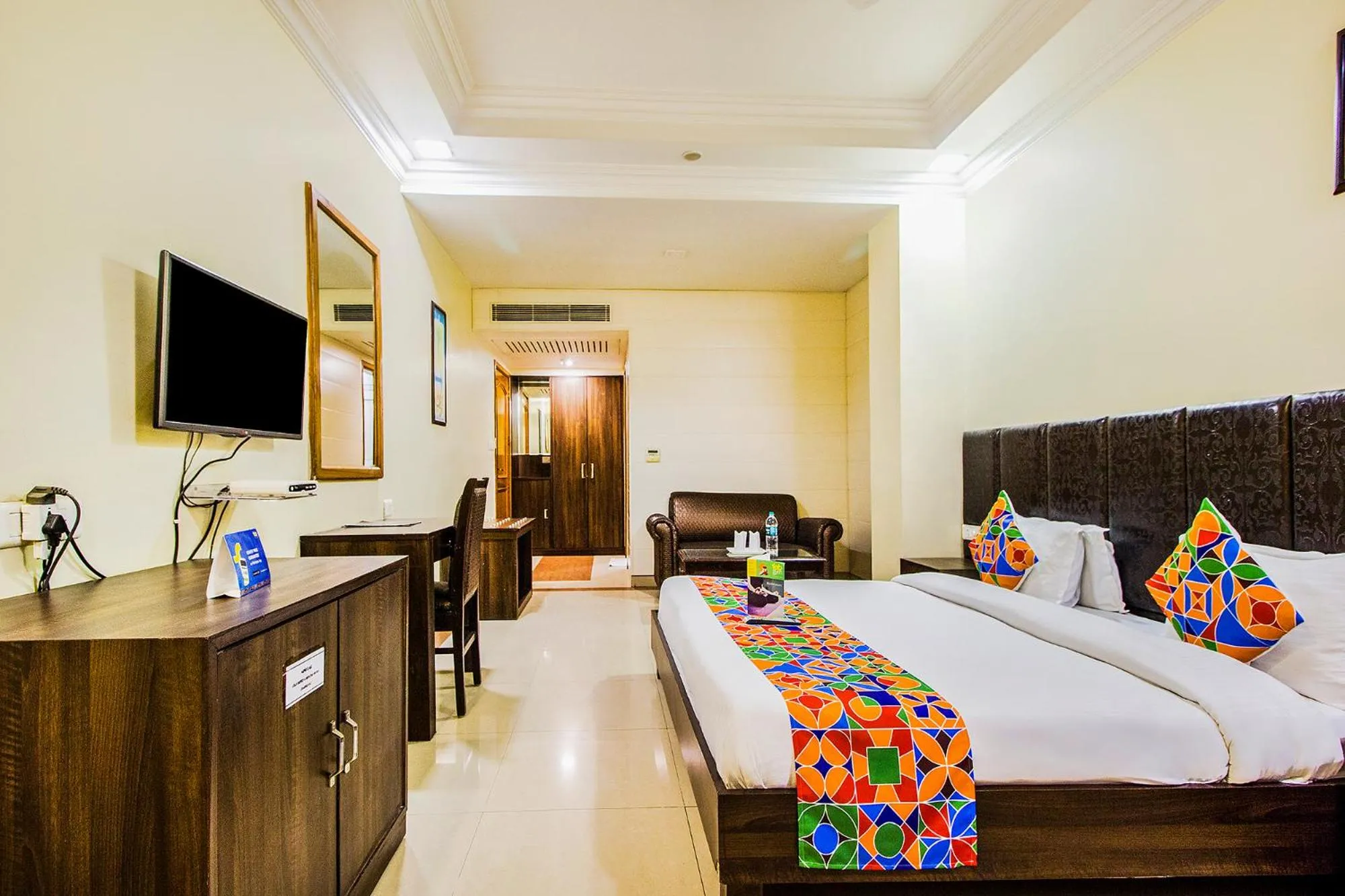 TV and multimedia, Bed in FabHotel Aaykay Model Town