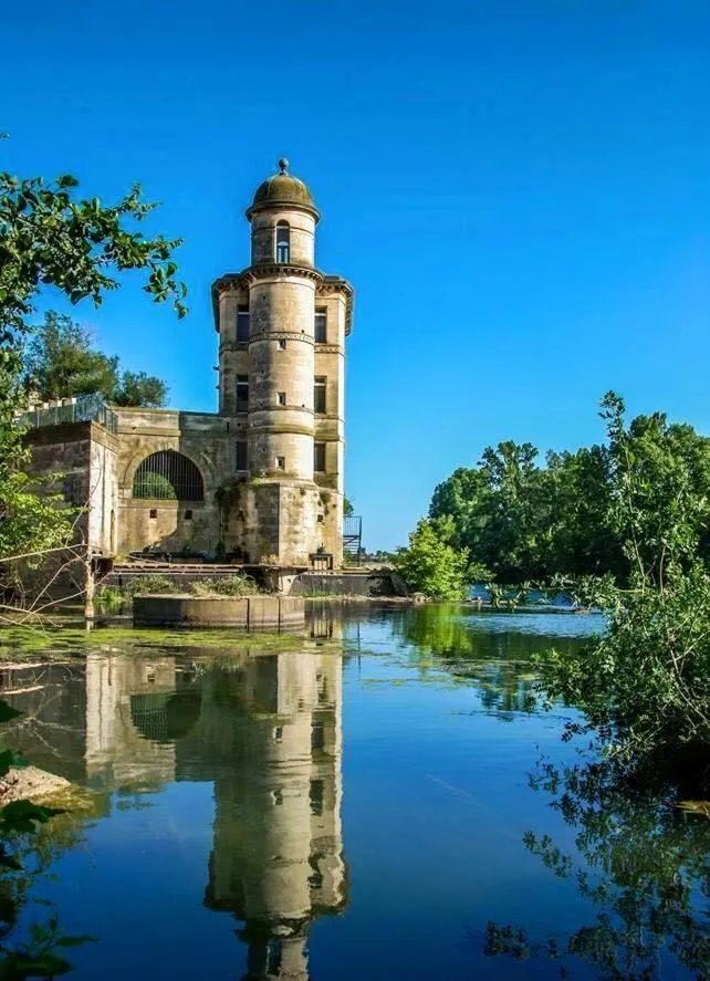 Nearby landmark in Maison De L'Orb