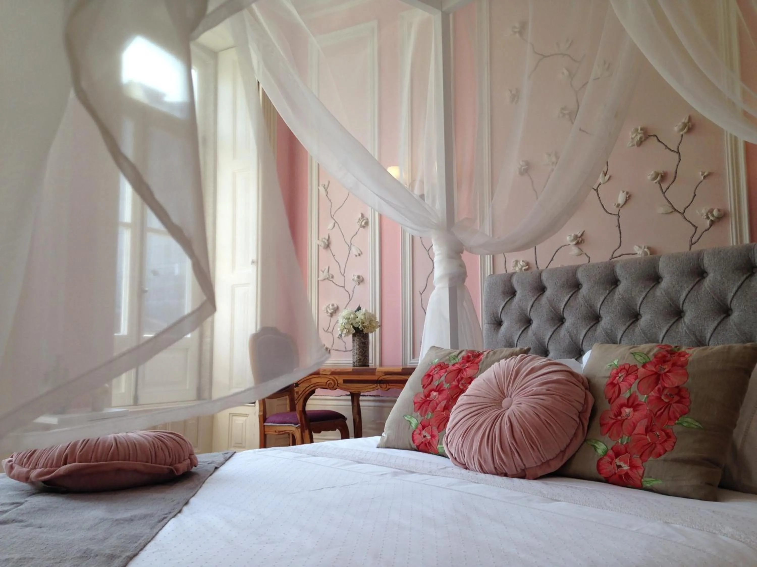 Shower, Bed in Boavista Eco-Luxury House
