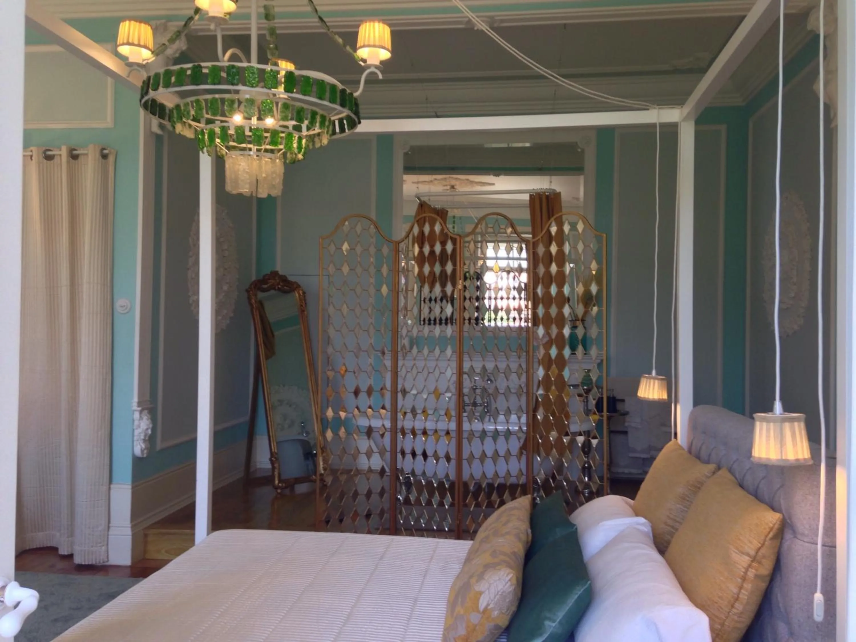 Shower, Bed in Boavista Eco-Luxury House