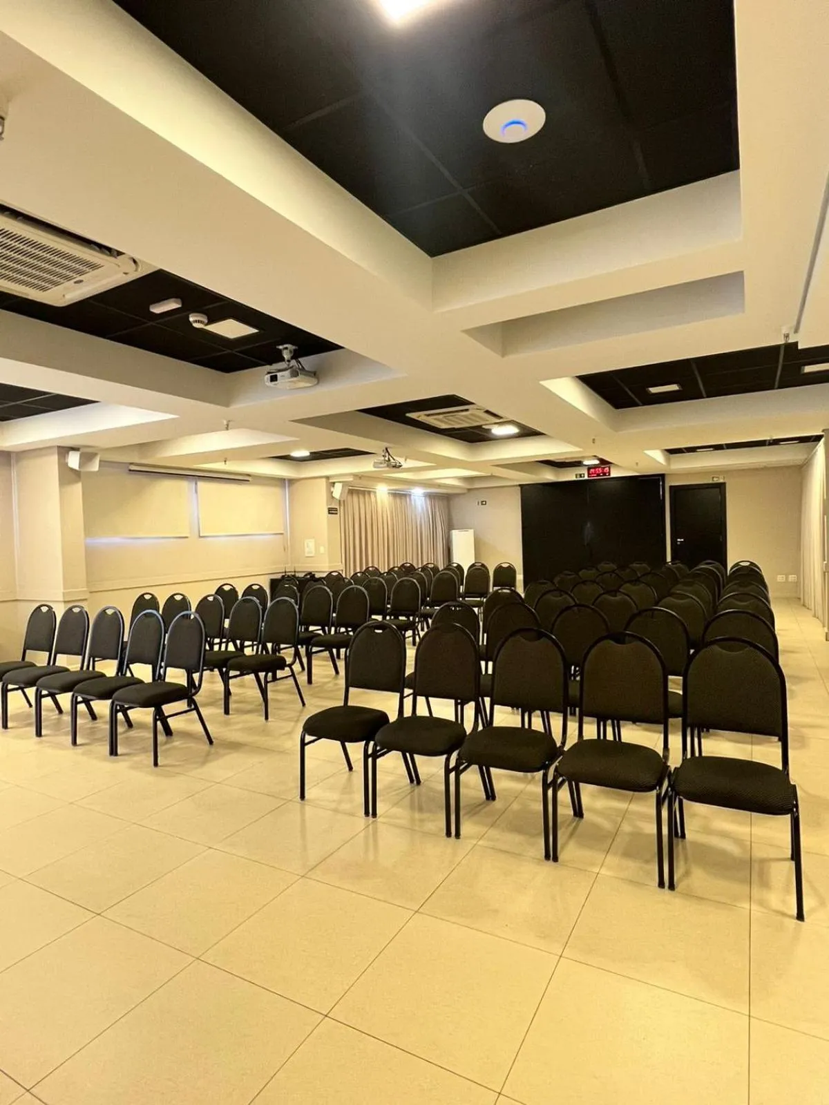 Meeting/conference room in Occitano Apart Hotel