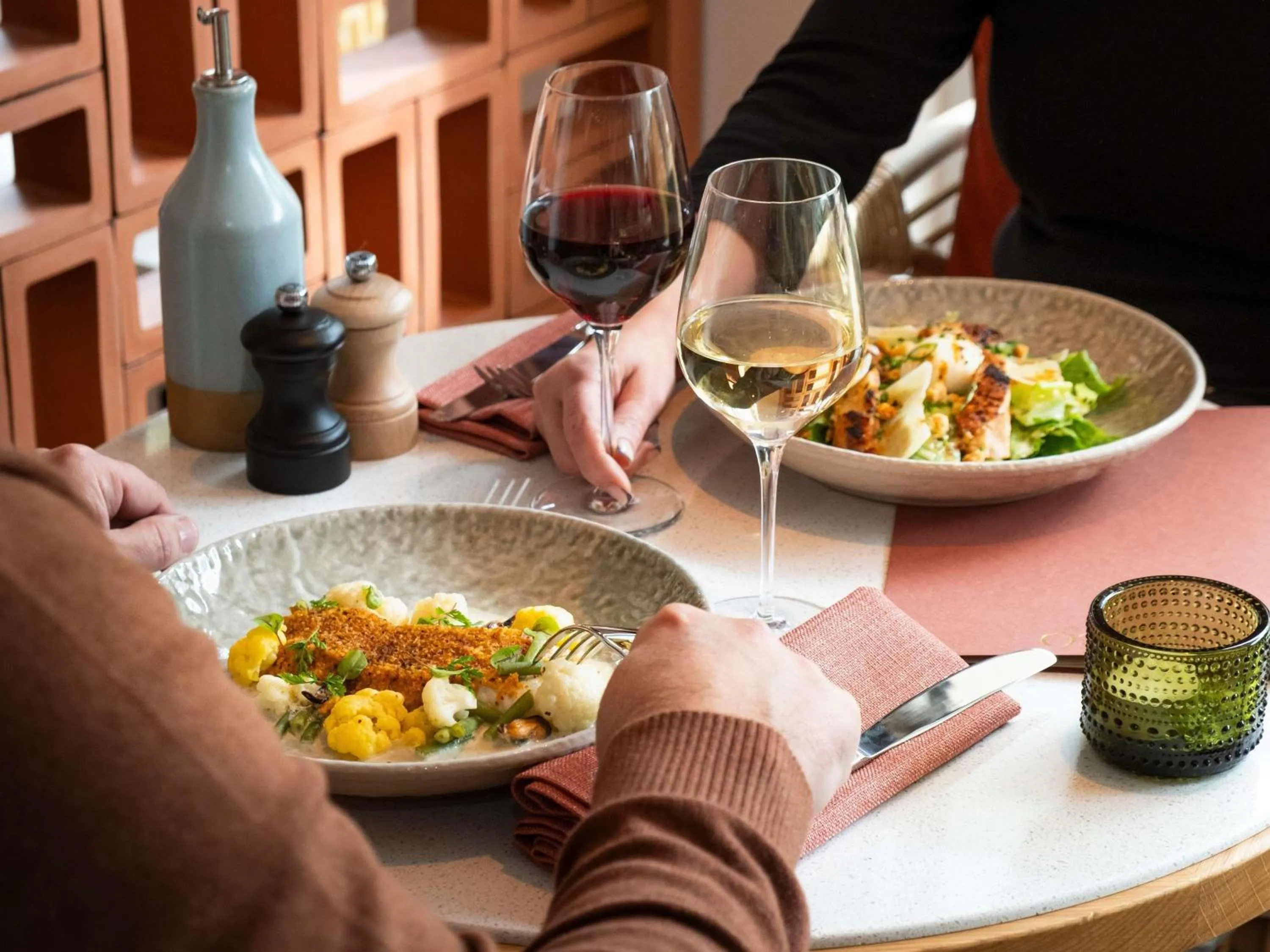 Restaurant/places to eat in Novotel Luxembourg Kirchberg