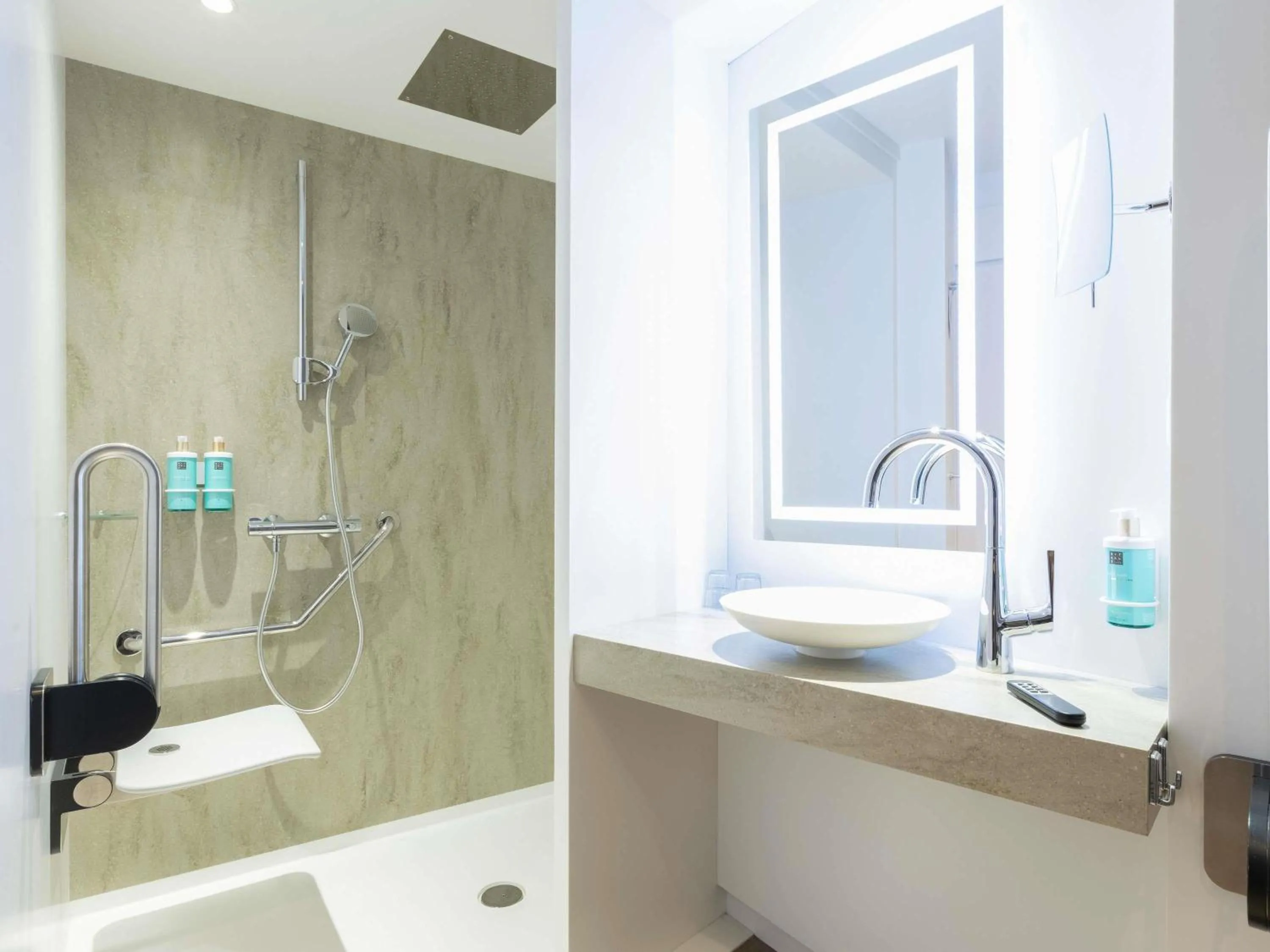 Bedroom in Novotel Luxembourg Kirchberg