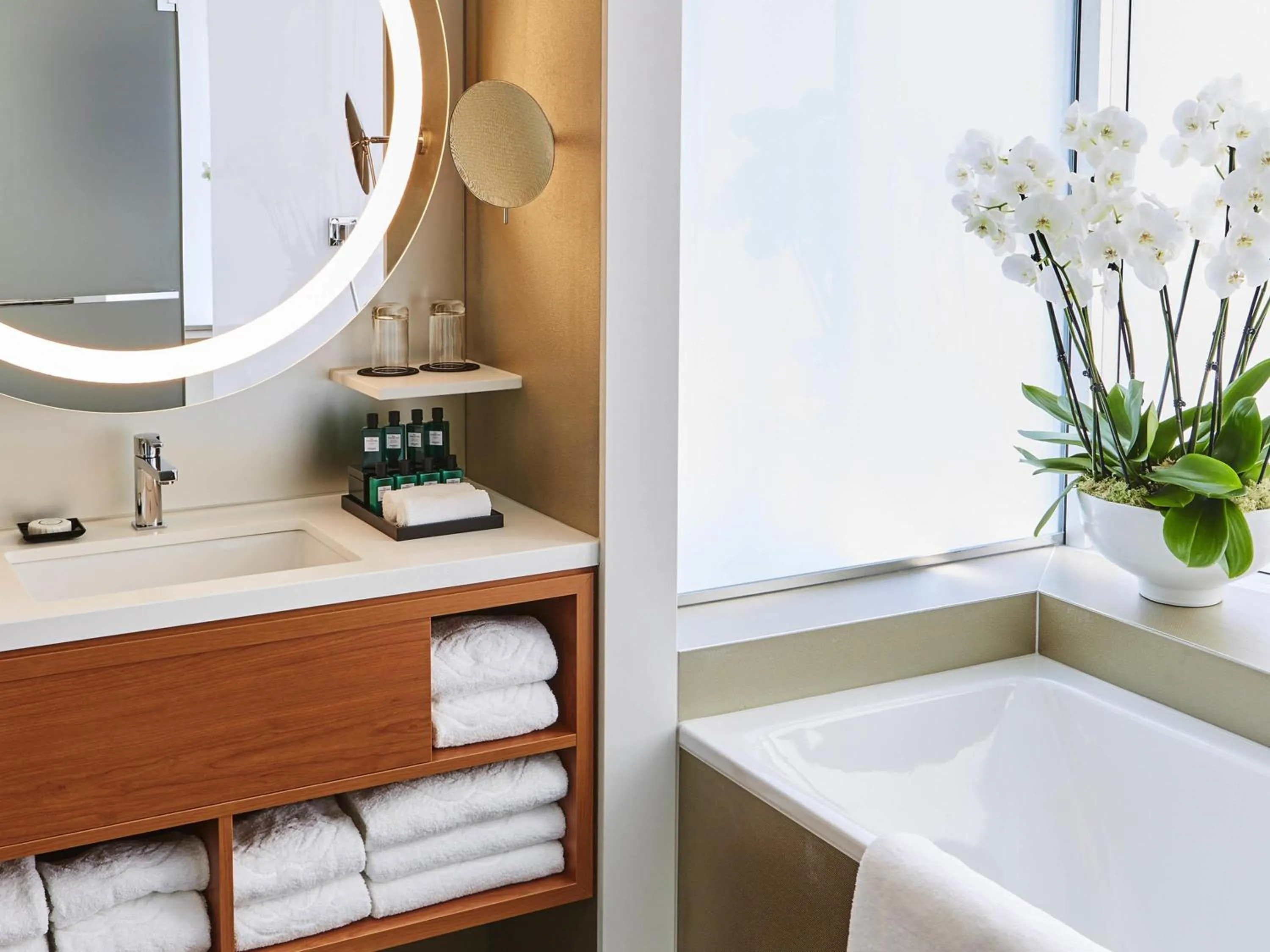 Photo of the whole room in Sofitel Luxembourg Europe