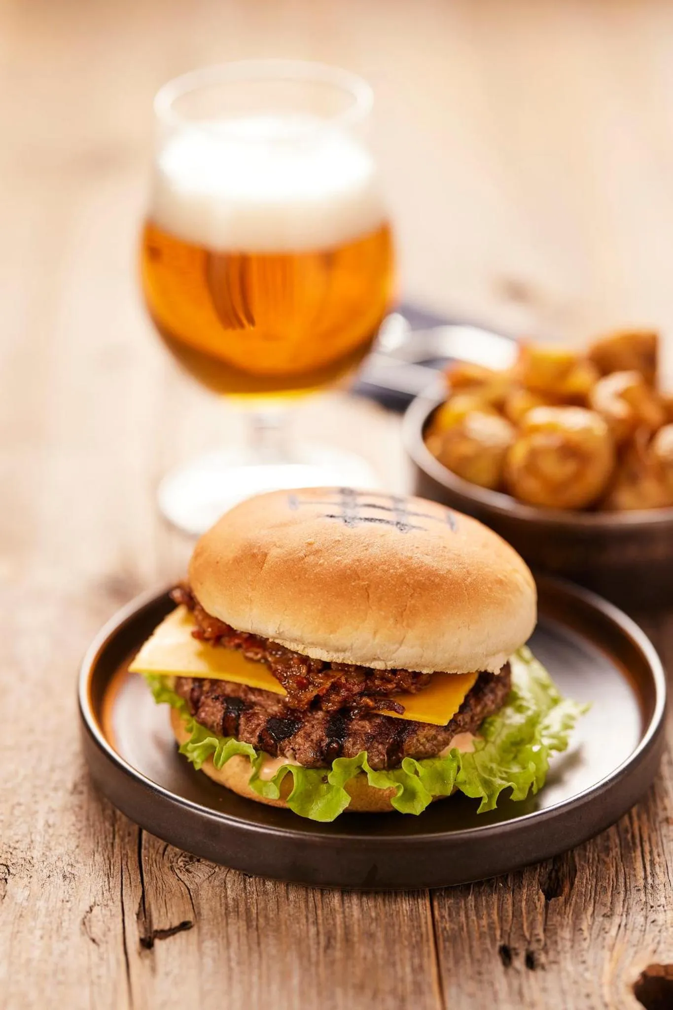 Restaurant/places to eat in Midgard Base Camp