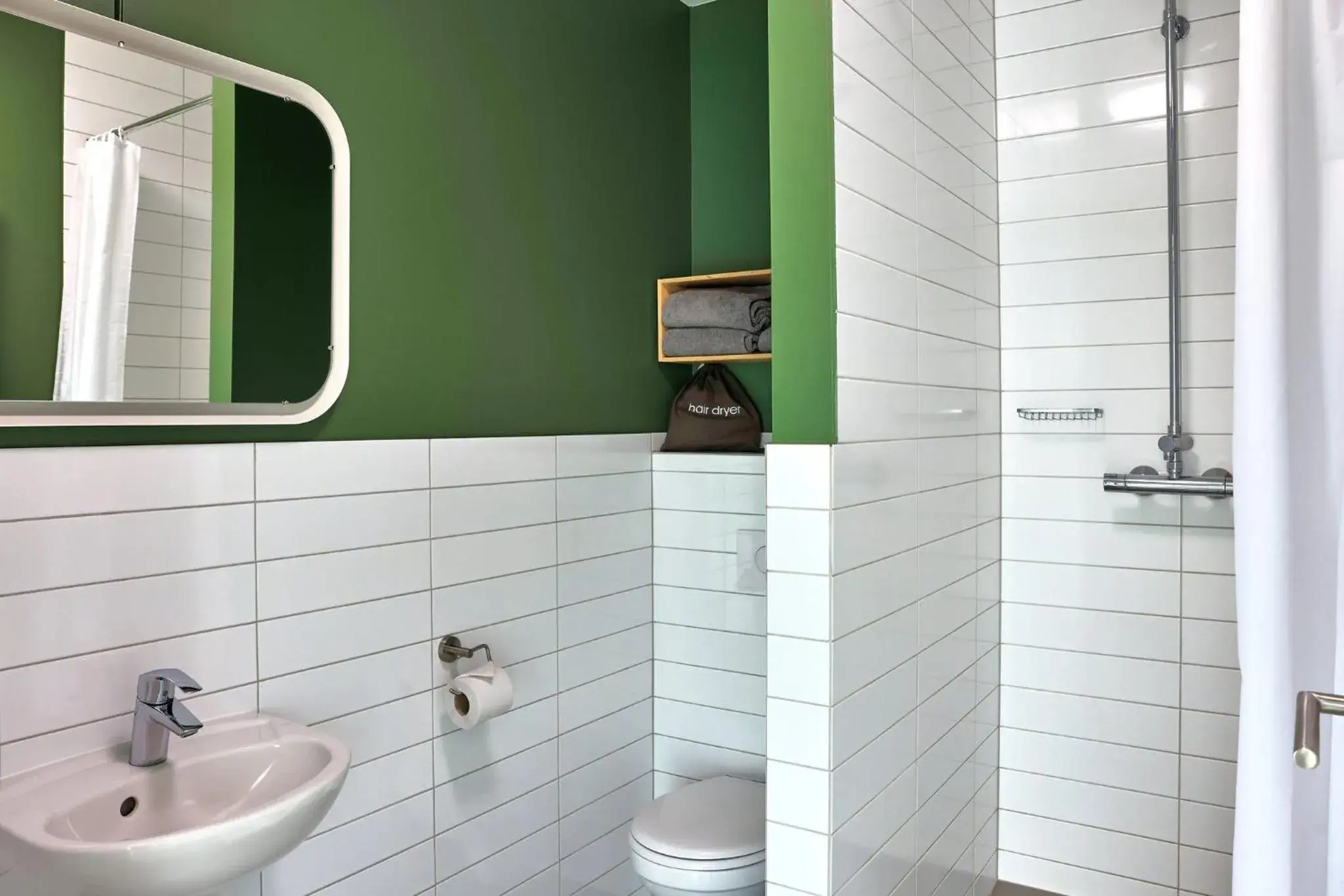 Double or Twin Room with Private Bathroom in Midgard Base Camp Double or Twin Room with Private Bathroom in Midgard Base Camp