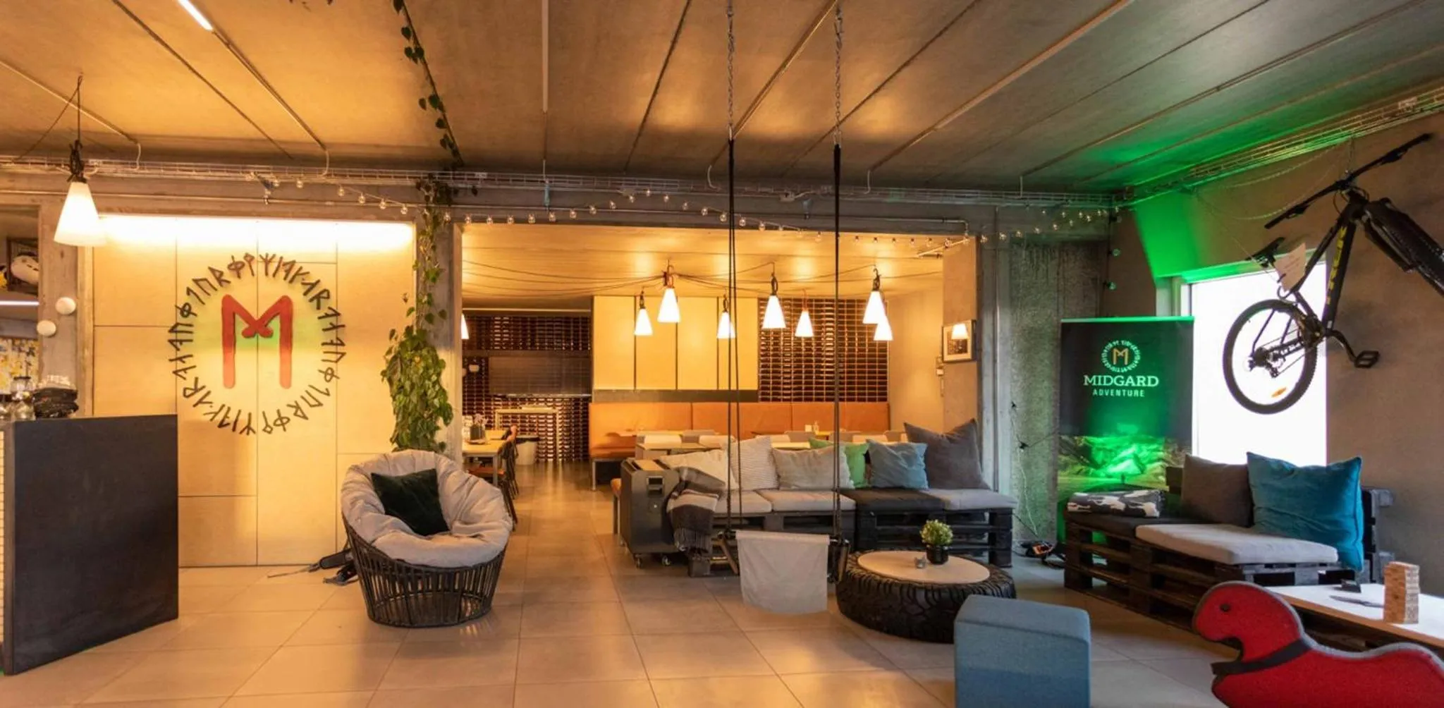 Restaurant/places to eat in Midgard Base Camp