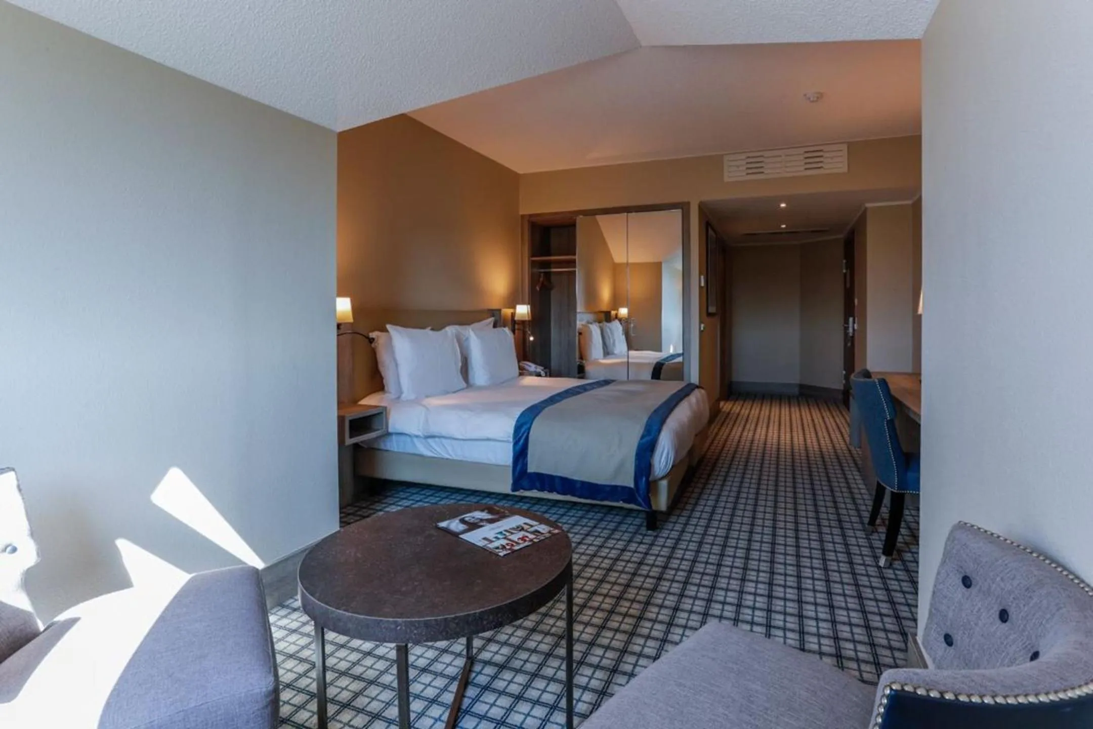 Photo of the whole room, Bed in Mercure Luxembourg Kikuoka Golf & Spa